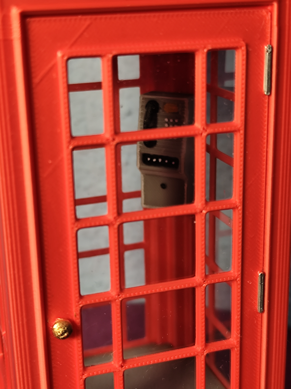 London Phone by iSolid