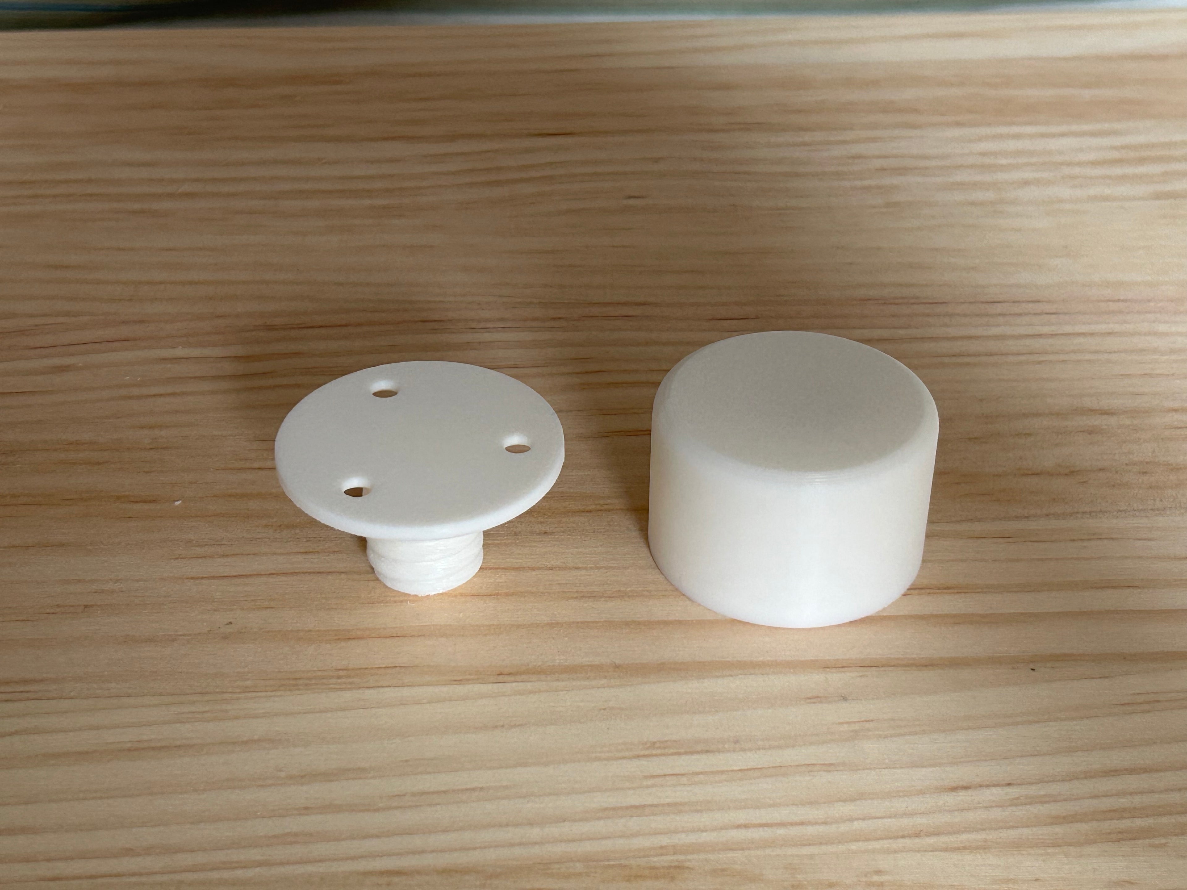 Adjustable furniture leg