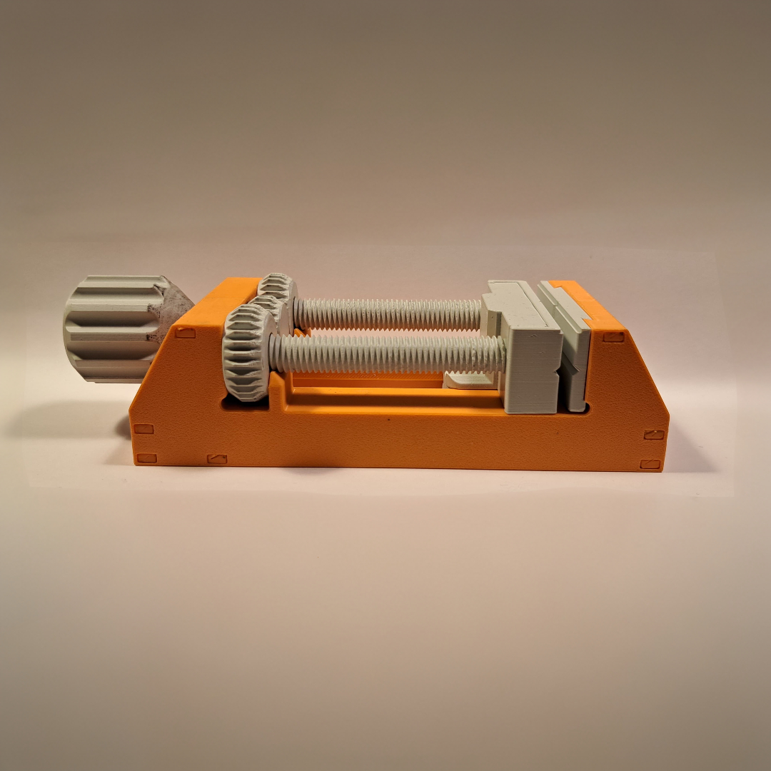 Fully Printable Mechanical Vise with Custom Jaws