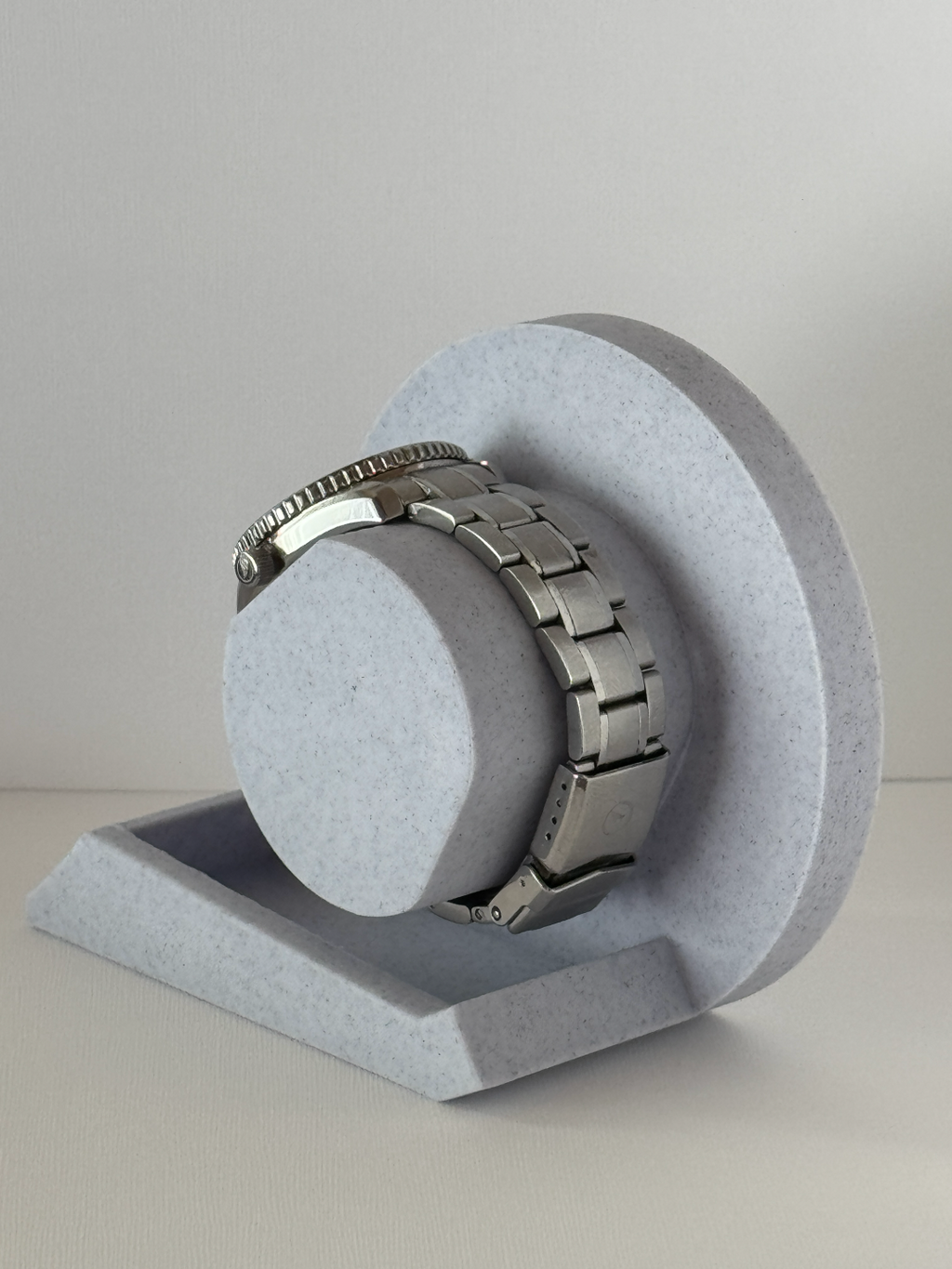 Elegant Watch Stand v2
