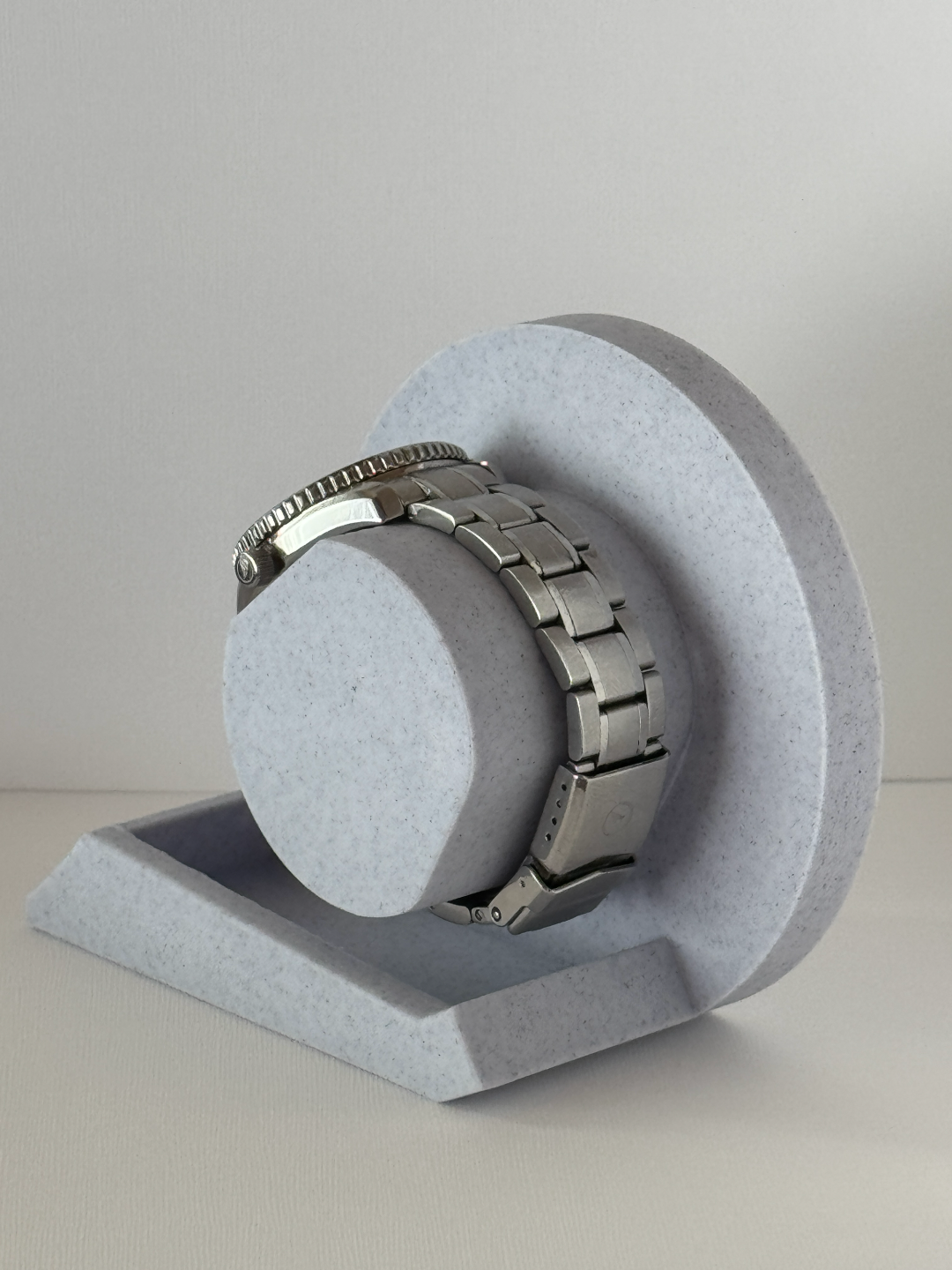 Elegant Watch Stand v2