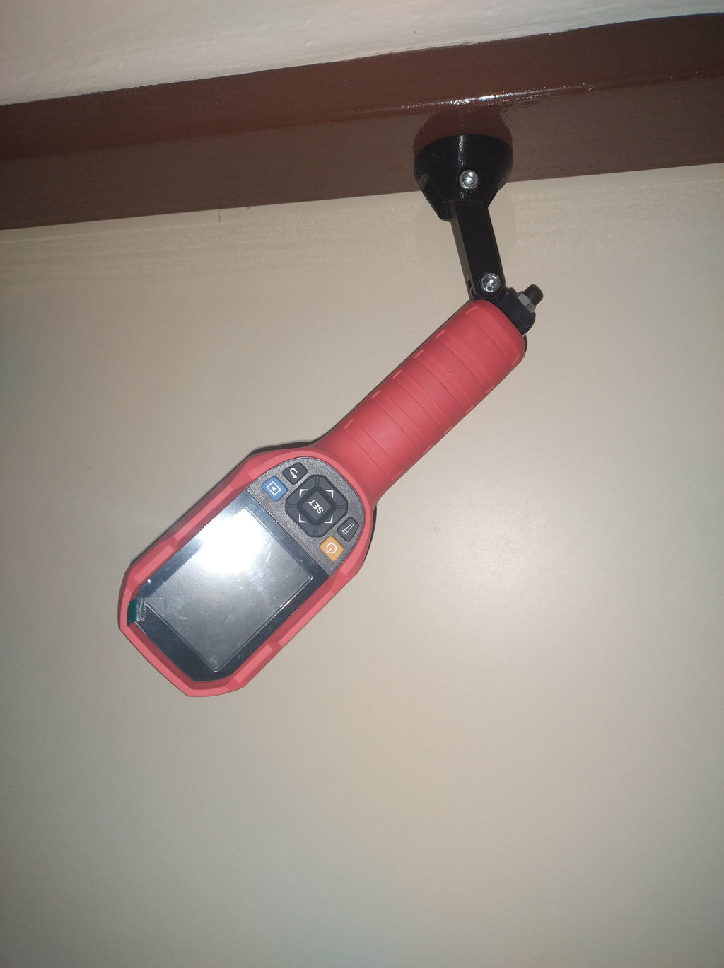 Magnetic arm