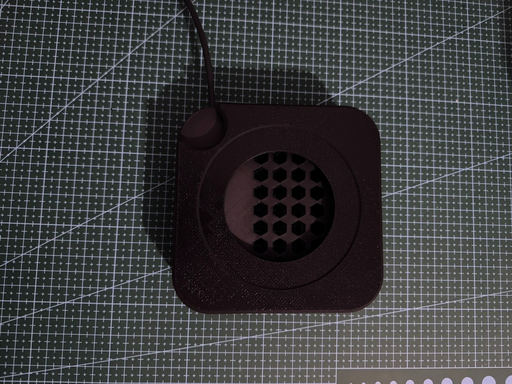 M4 Mac Mini stand with USB hub and SSD enclosure