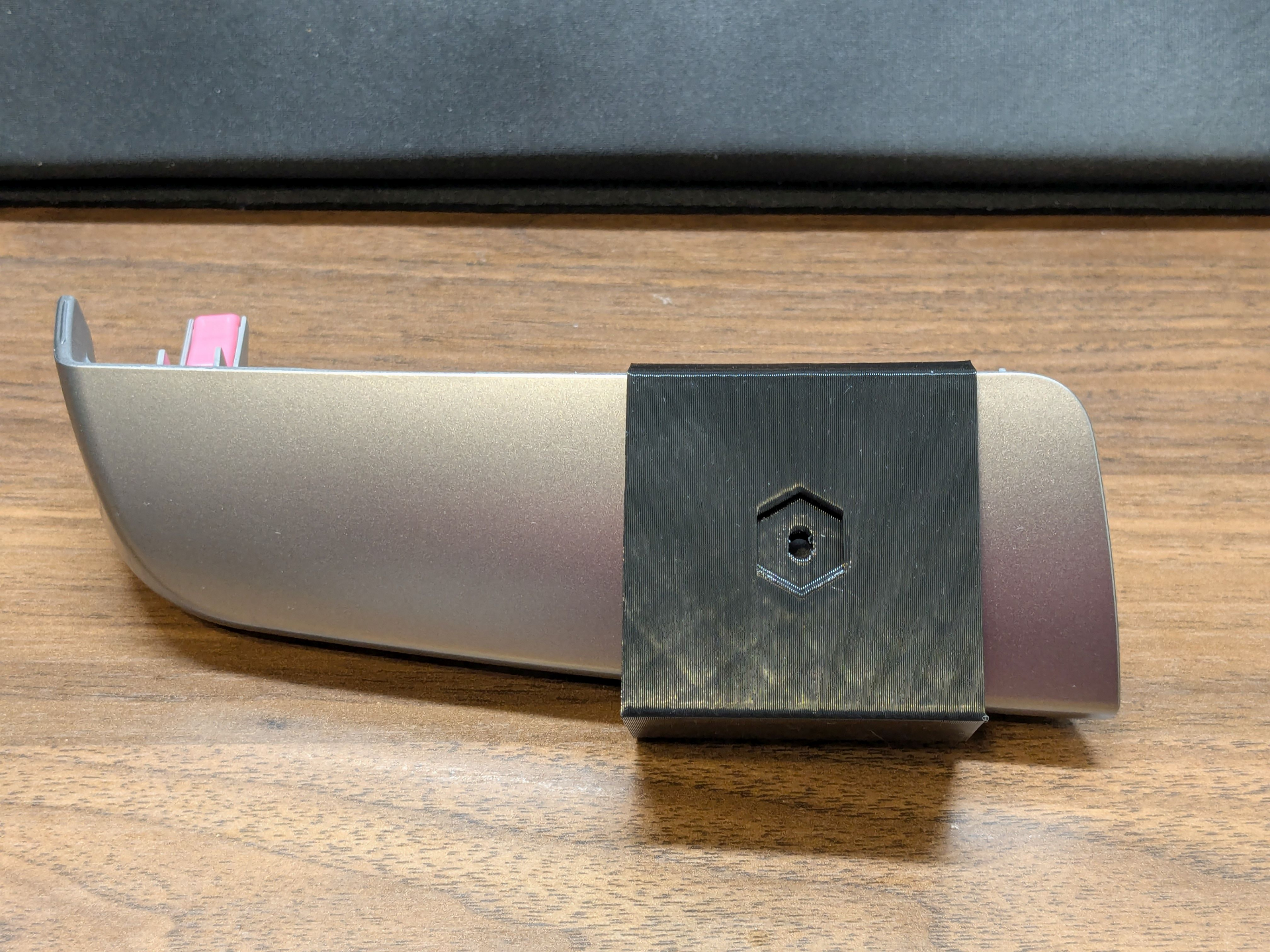 RAV4 Left-side Dashboard Mount