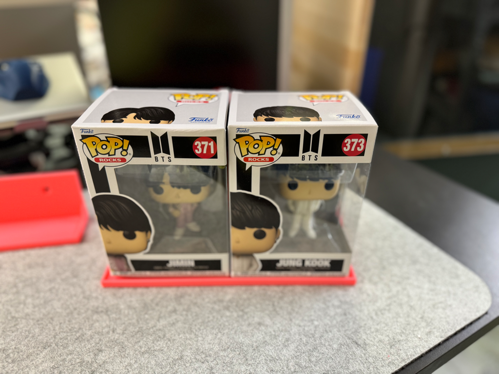Wall shelf for "Funkopop" figures (small+middle & big version)