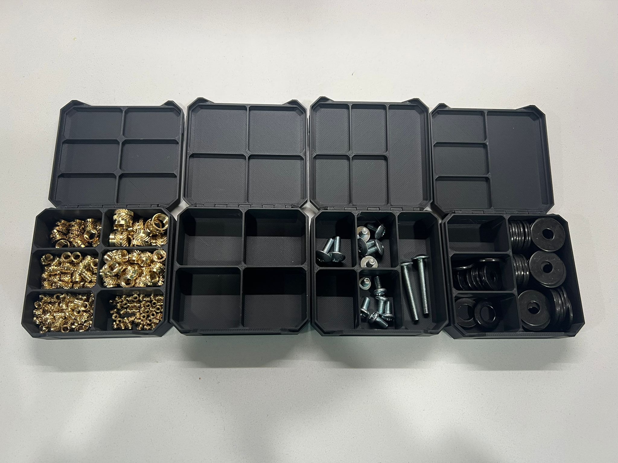 Configurable Clamshell Parts Box