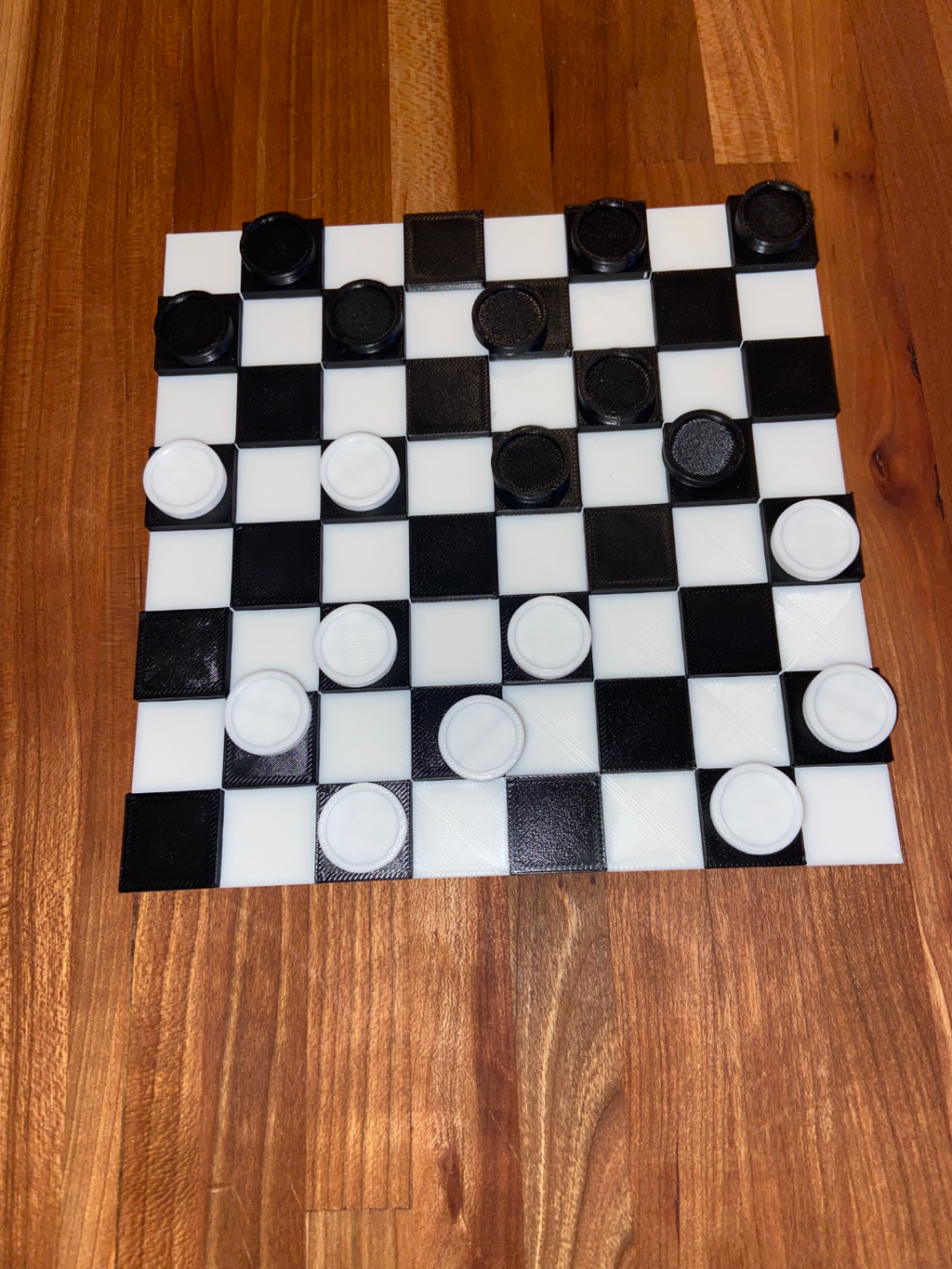 lifted checkers set