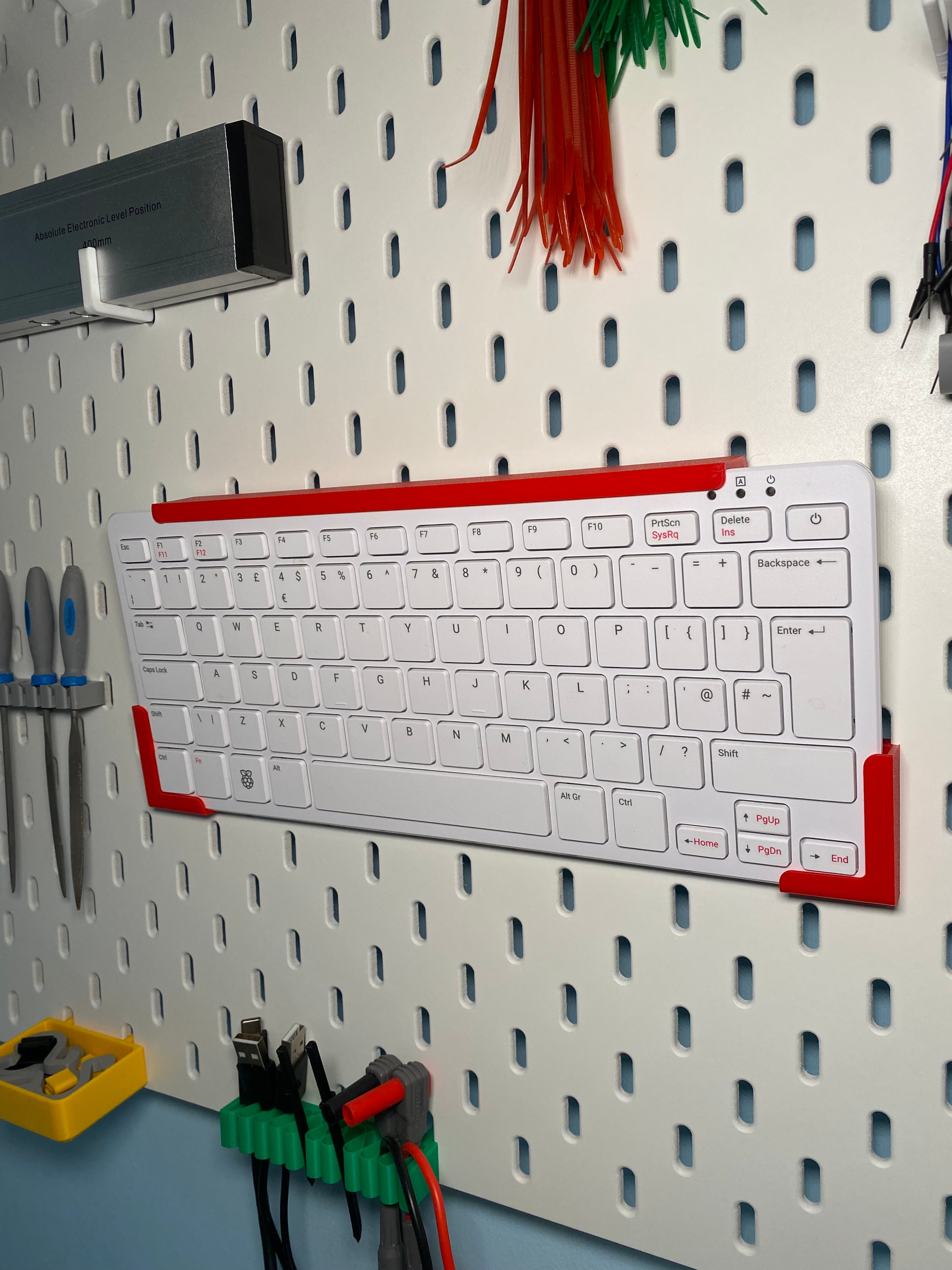RaspberryPi 400/500 Holder with Dustcap for Skadis