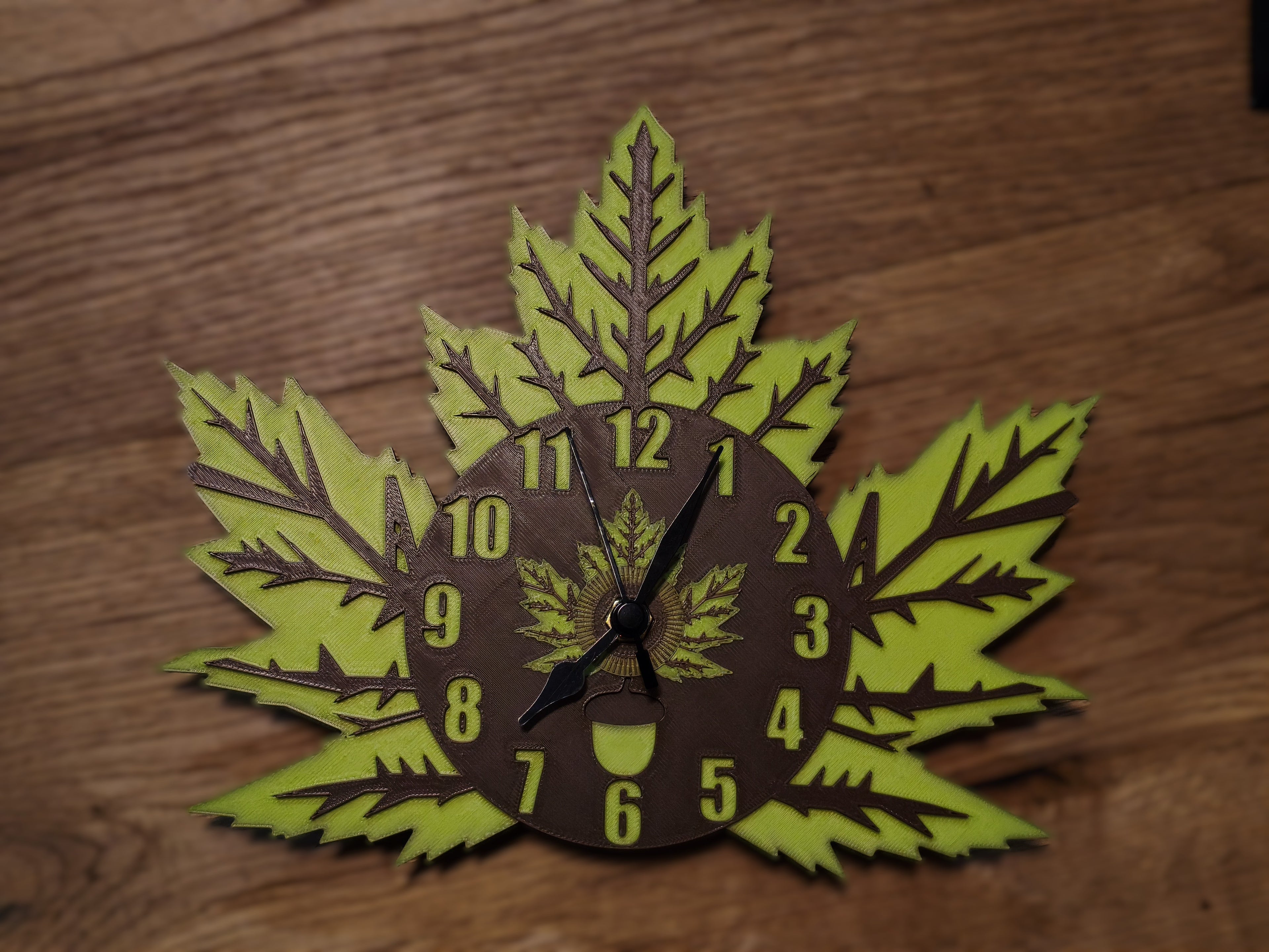 Ahorn Uhr