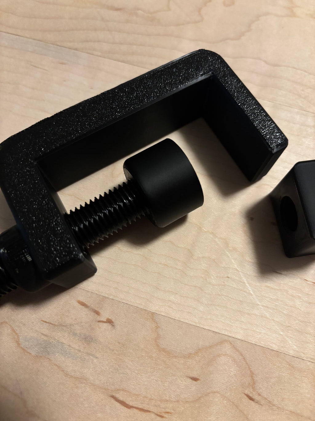 Custom Clamp/Vise with Versatile Tip Design