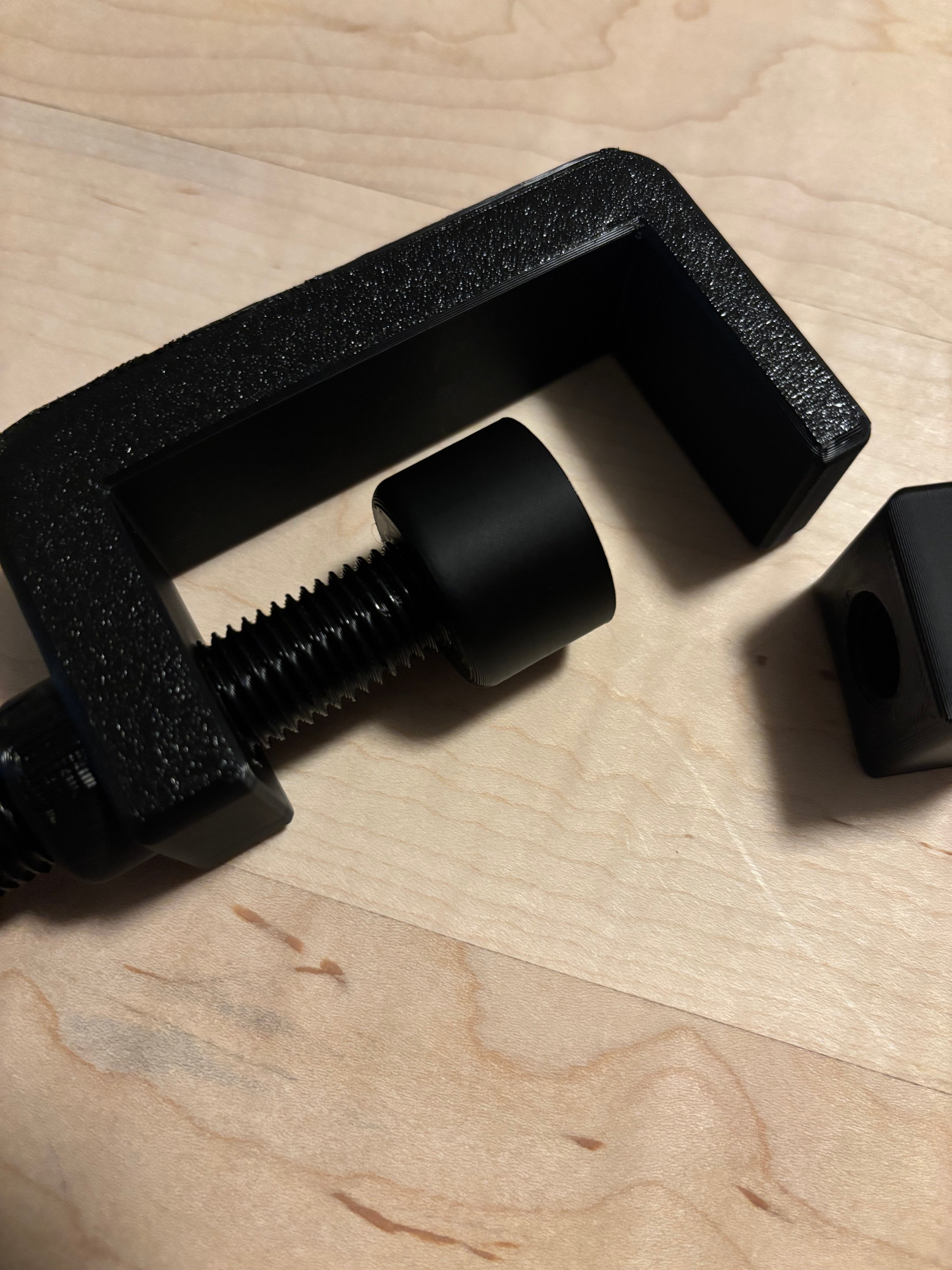 Custom Clamp/Vise with Versatile Tip Design
