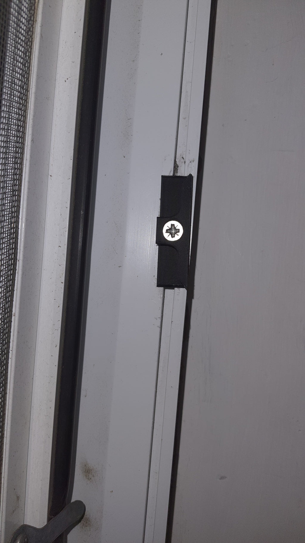 Window lock element