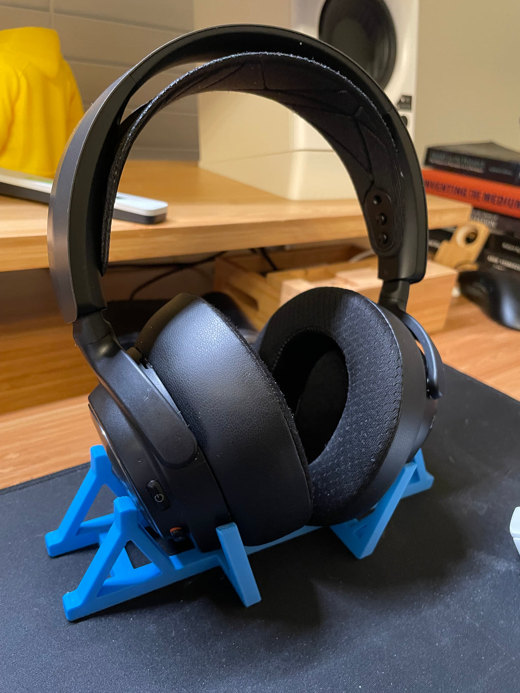 Simple Headphone Stand