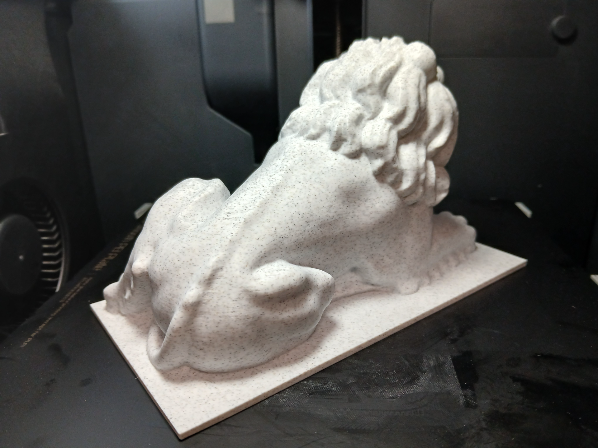 Marble Lion (Supportless)
