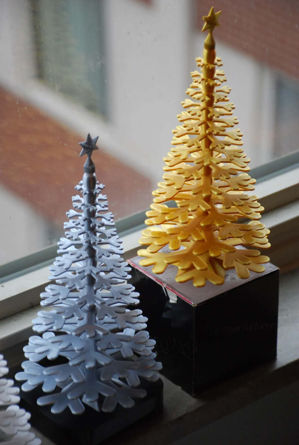 Snowflake Christmas Tree with Star Topper