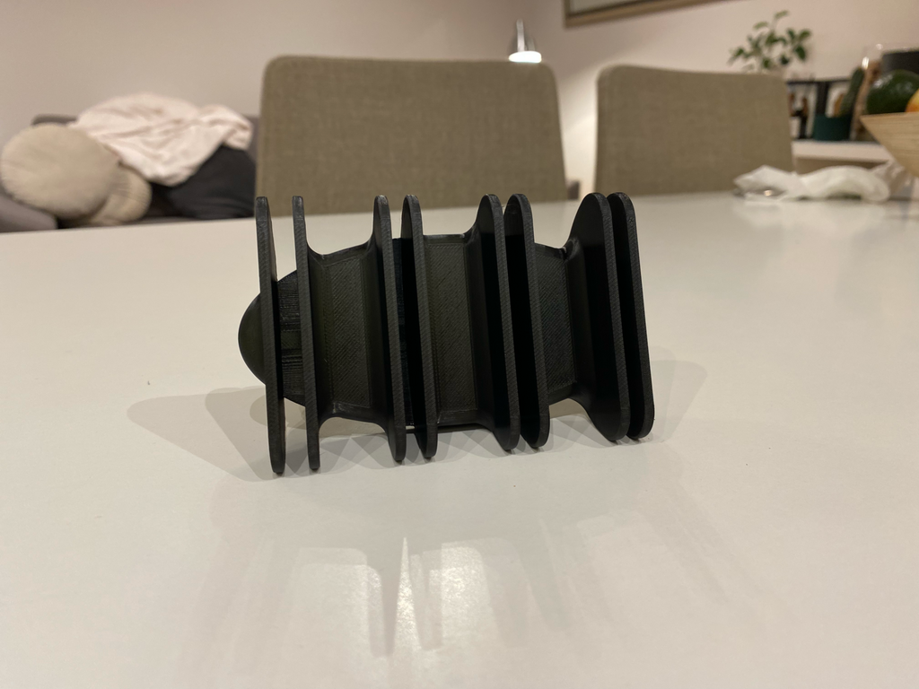Attachment holder for a kitchen food processor