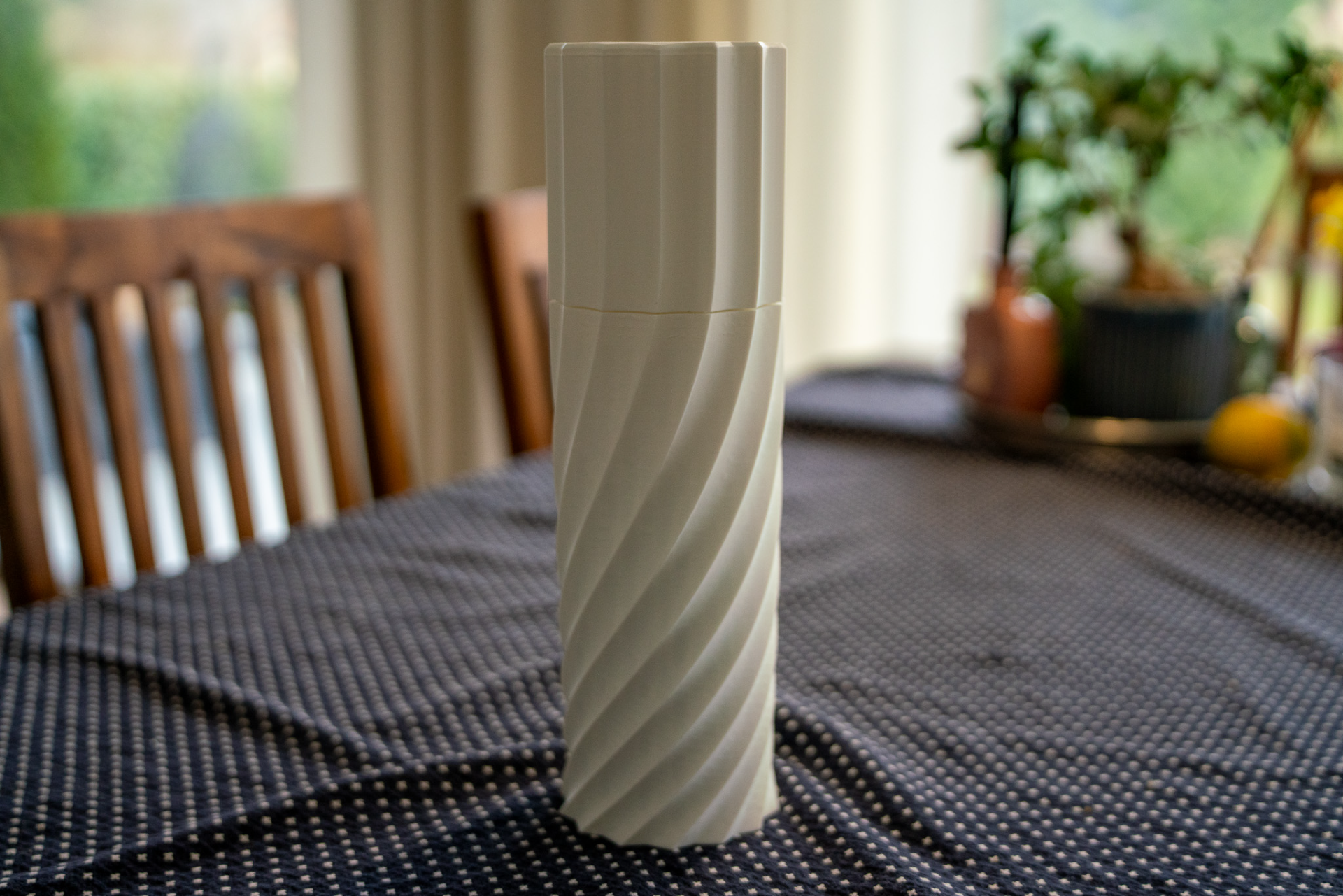 Spiral wine case