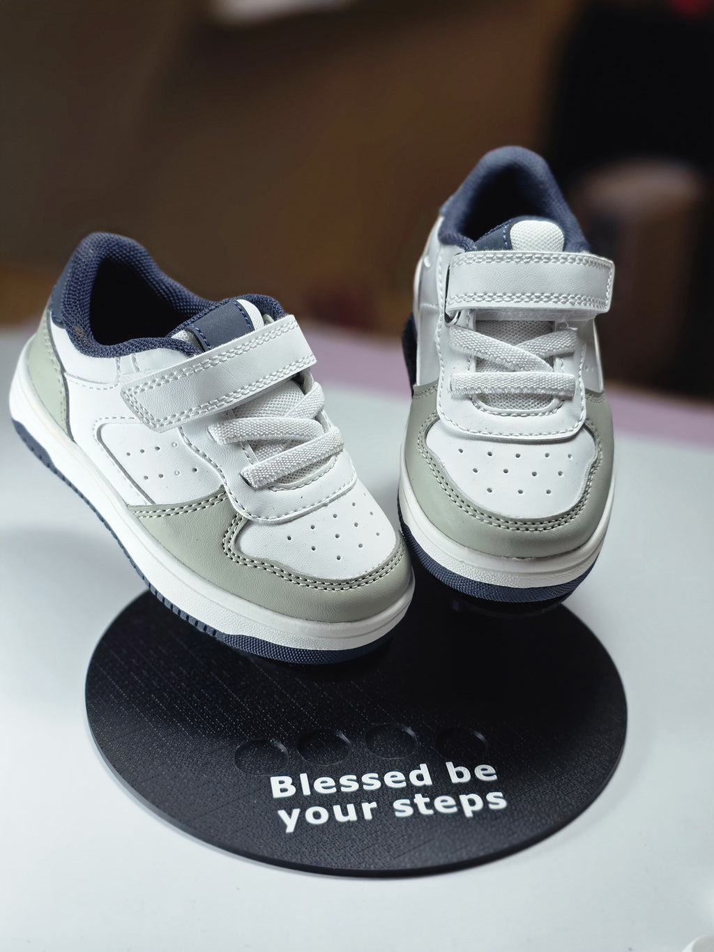 Newborn baby - first shoes stand - gift with name