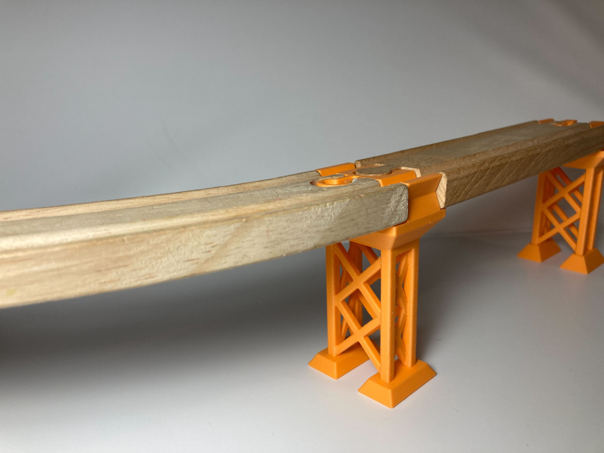 Pillar v2 (compatible with Brio/Ikea/etc)