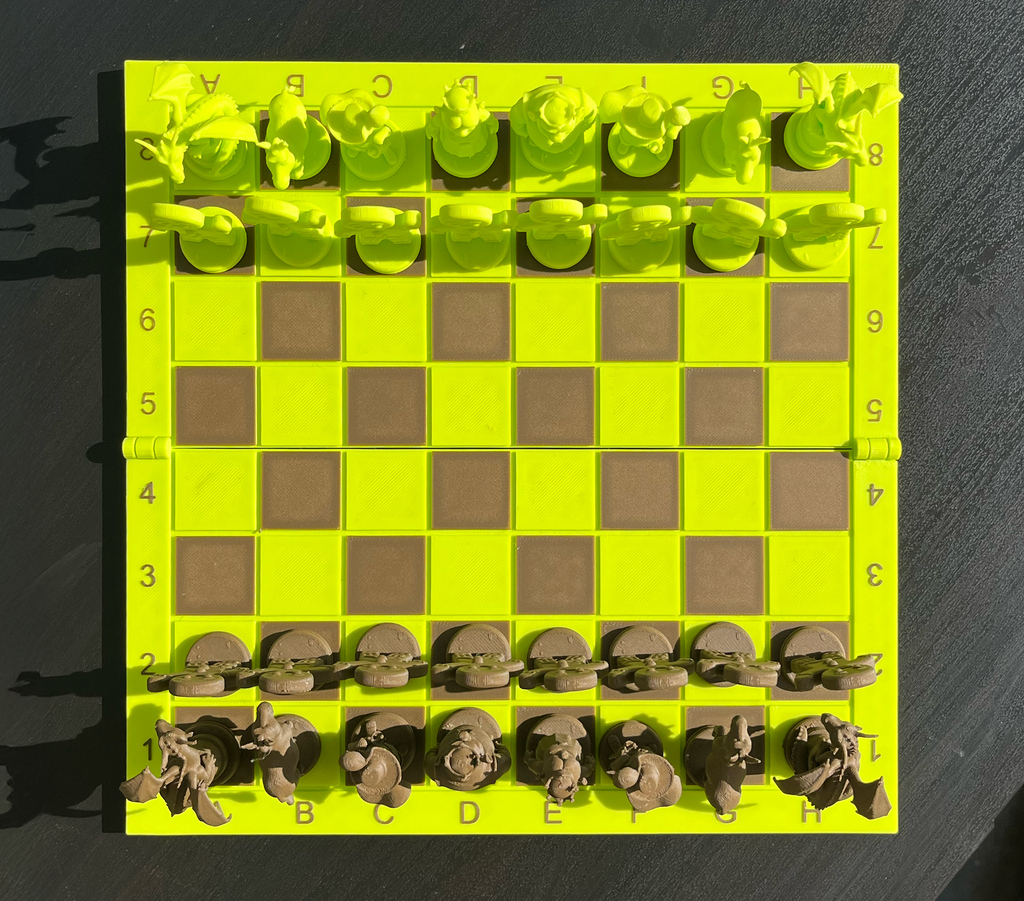 SHREK CHESS (figures, board and box)