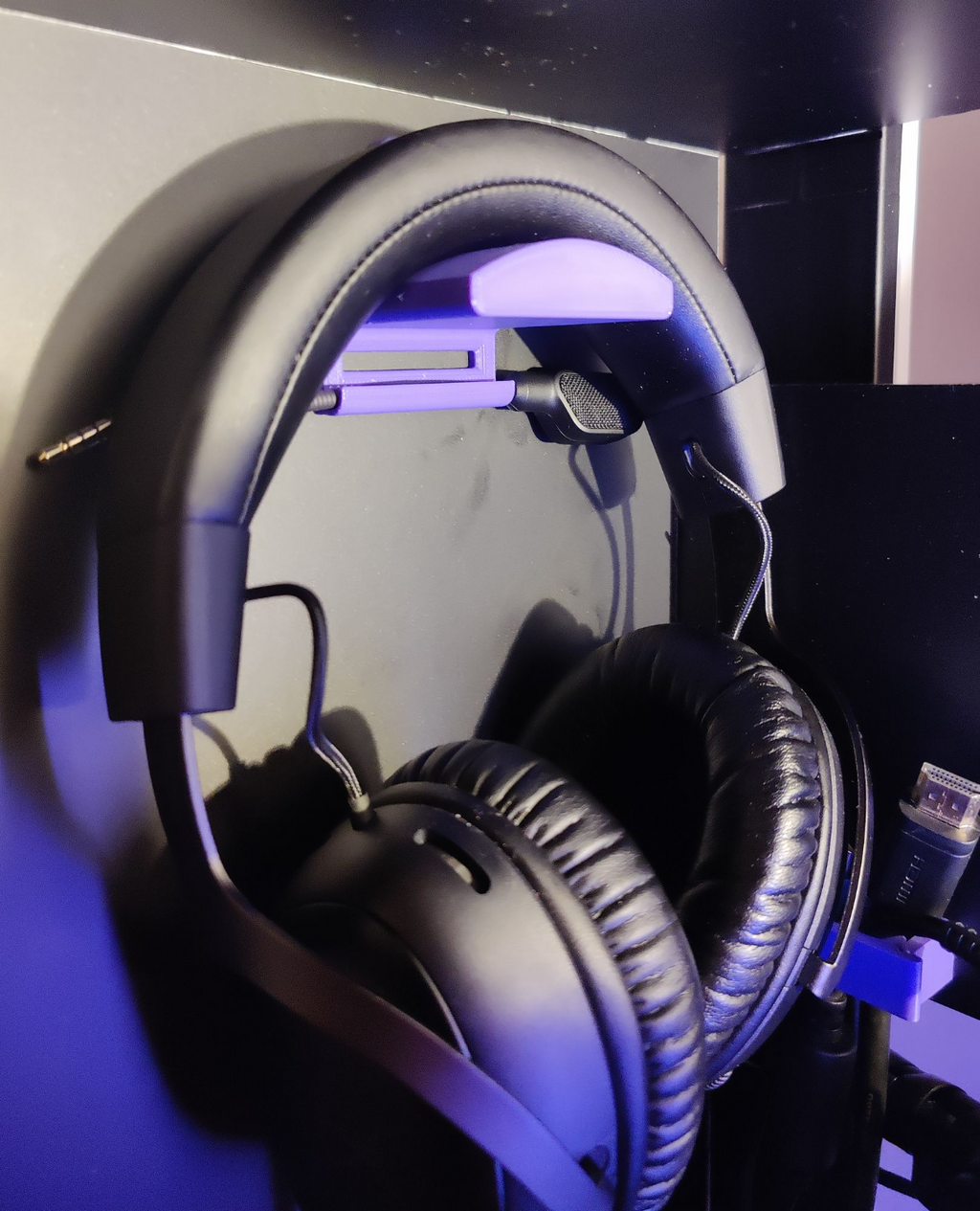 Cloud III Hanger with Detachable Microphone Holder
