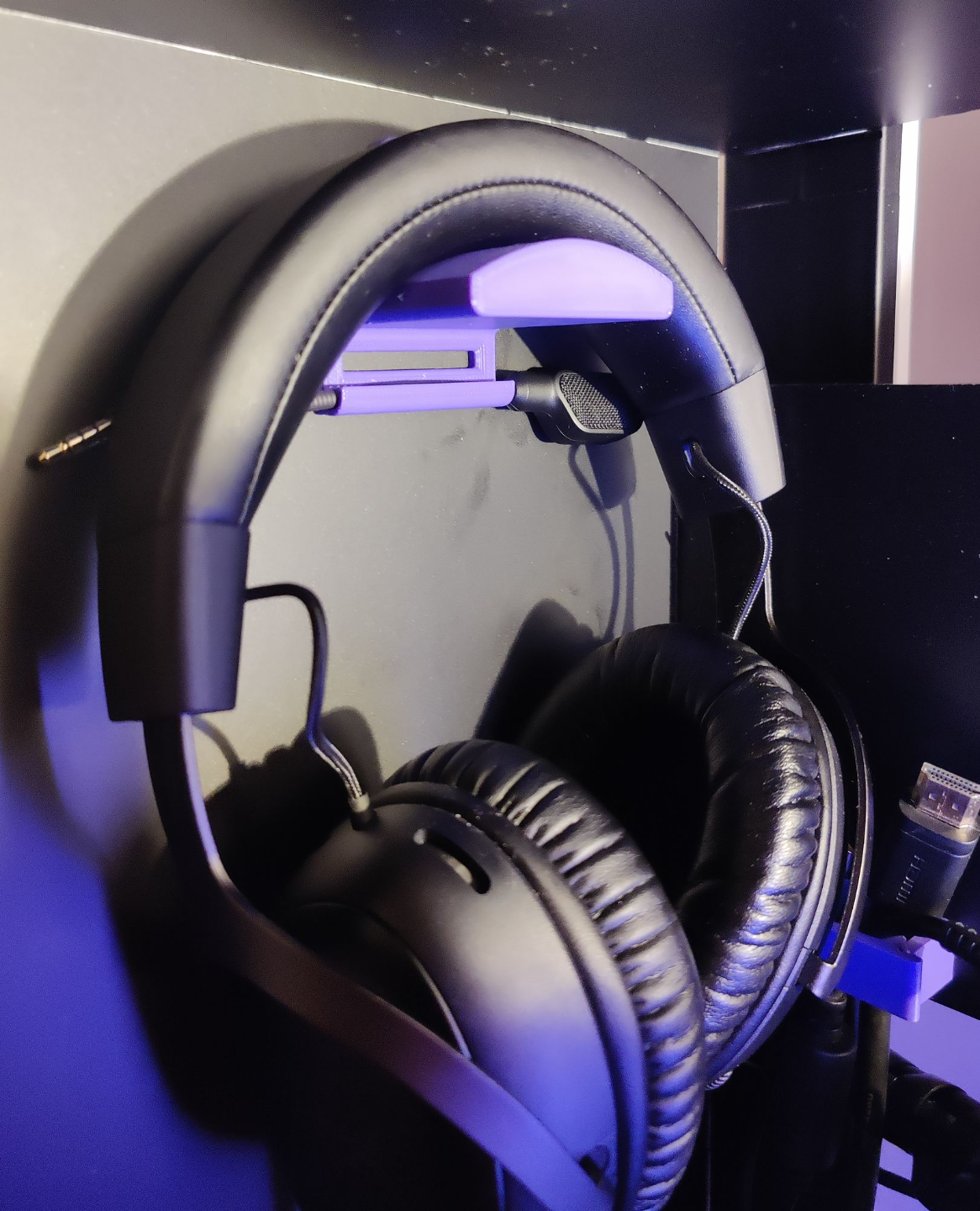Cloud III Hanger with Detachable Microphone Holder