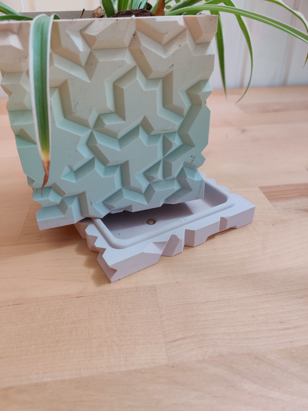 Square einstein tile planter with drainage