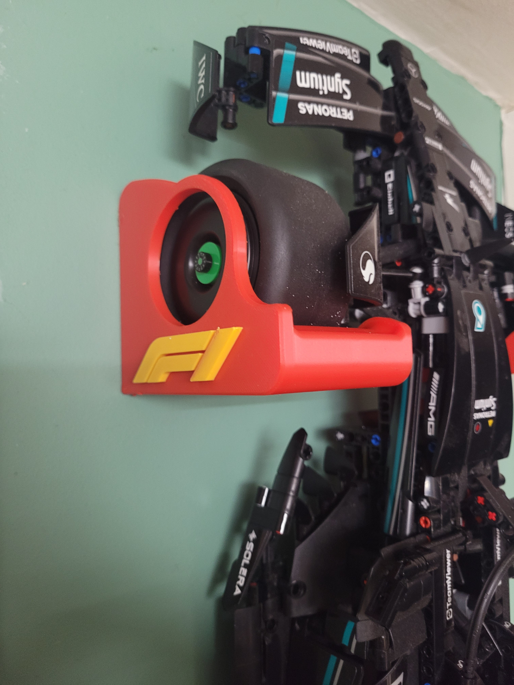 Technic F1 Wall Mount