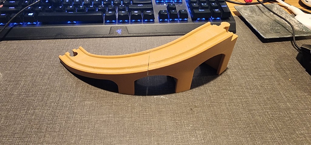 Brio Bridge Ramp, 90° Corner Keyed for A1 mini