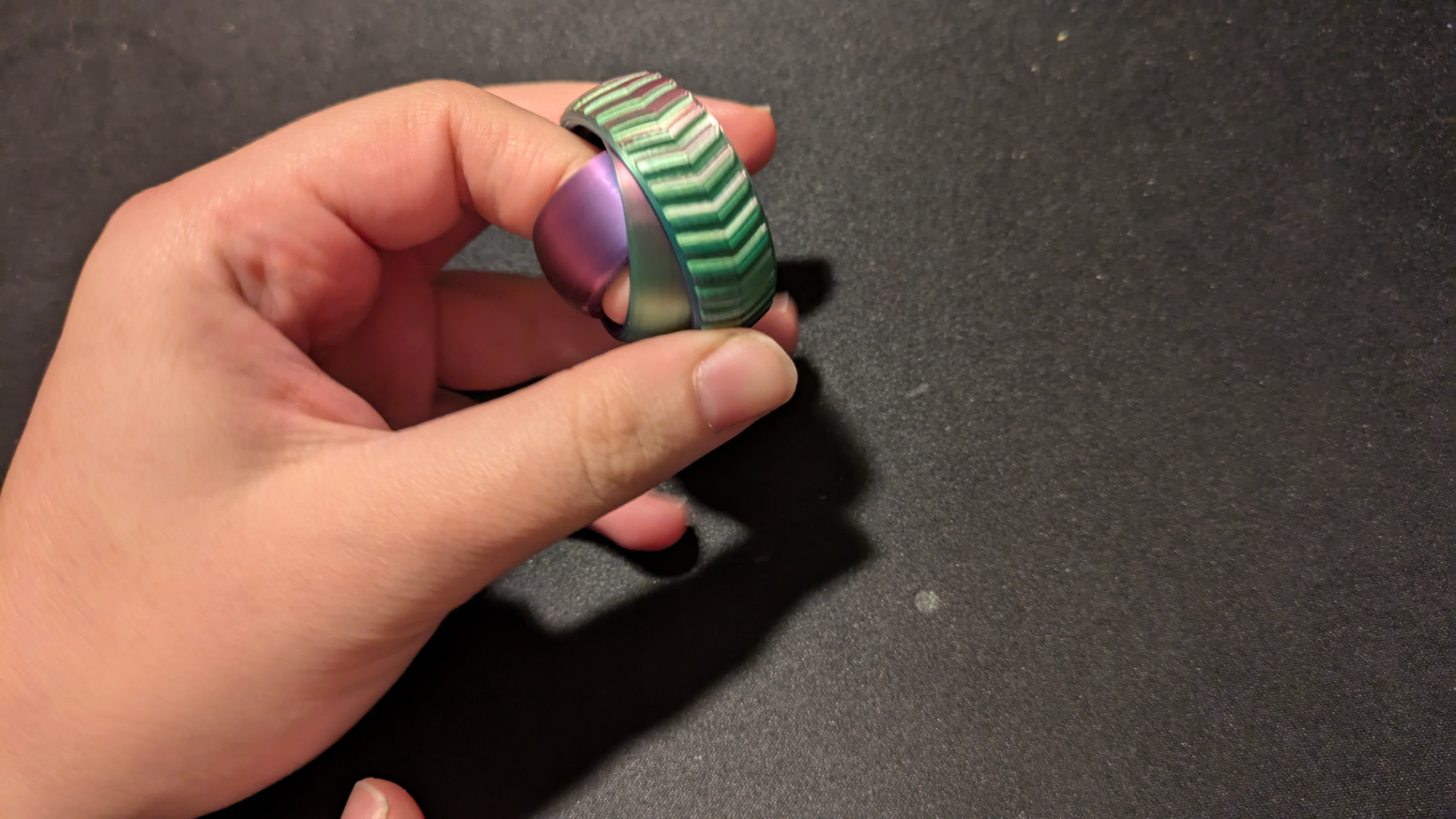 Finger spinner