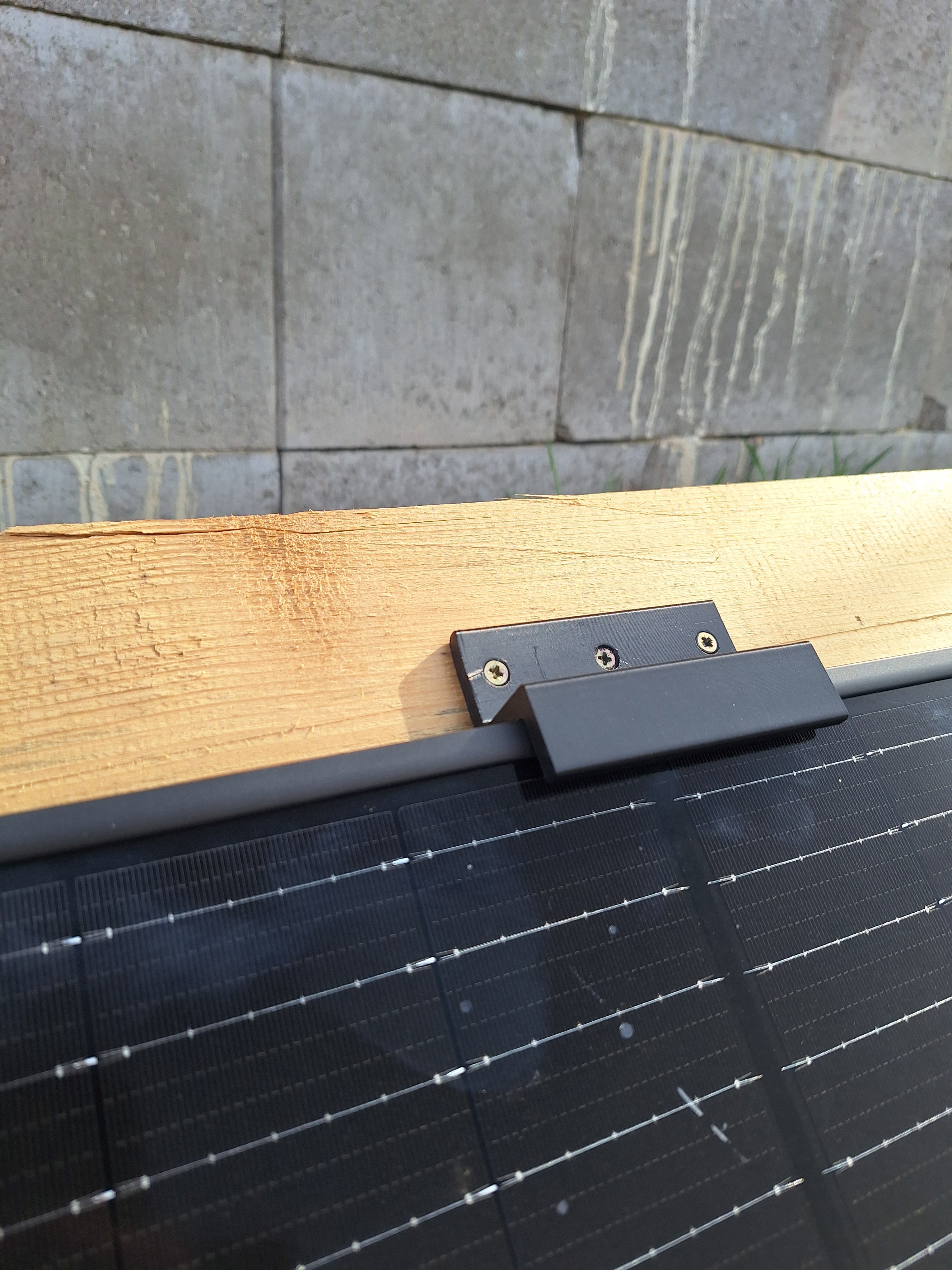 Solar panel holder - 10 mm and 20 mm overlap