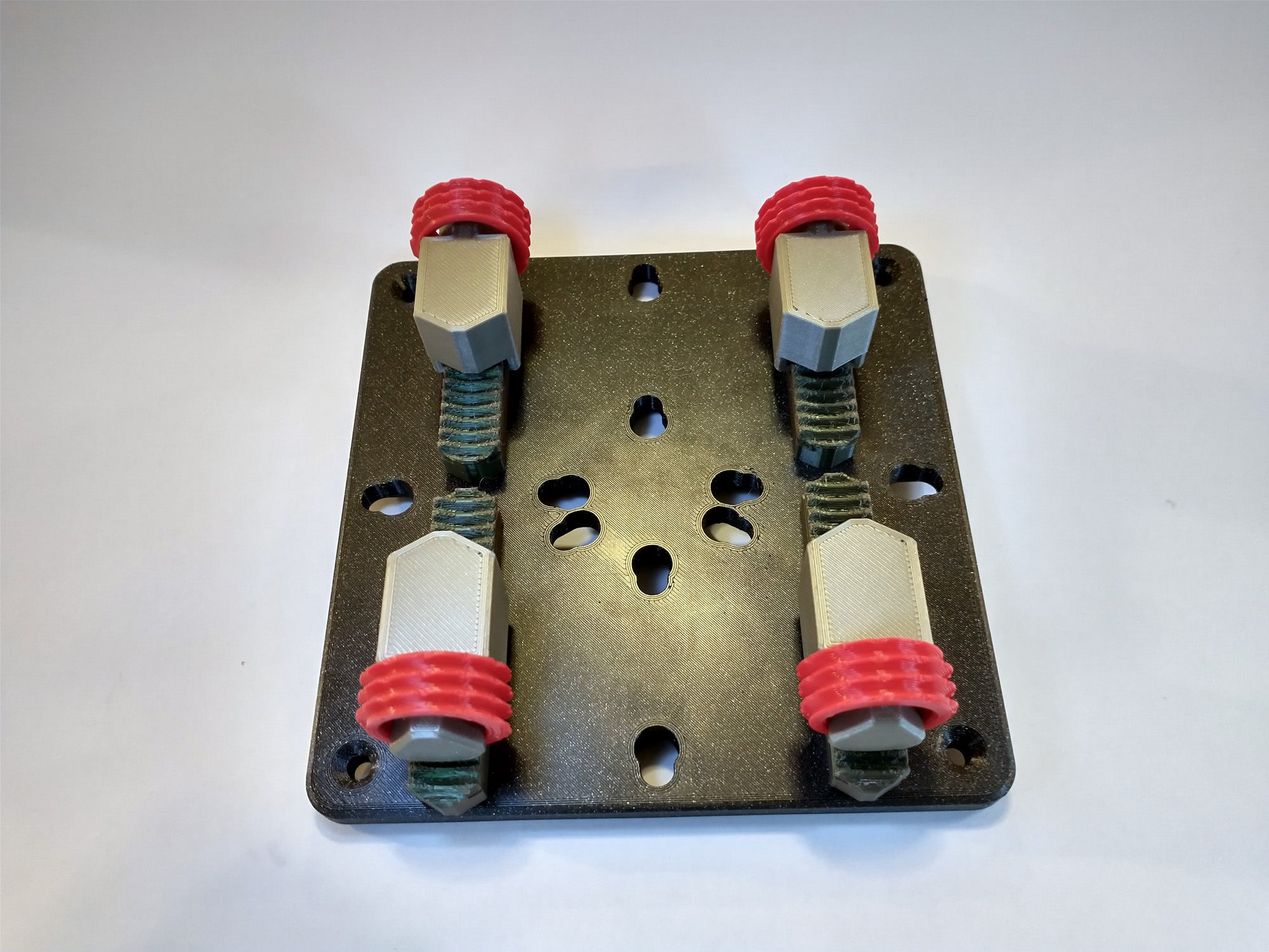 Reconfigurable Multi-jaw Vise