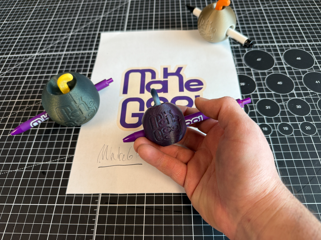MakeGood Pen Ball - Small - Writing Device
