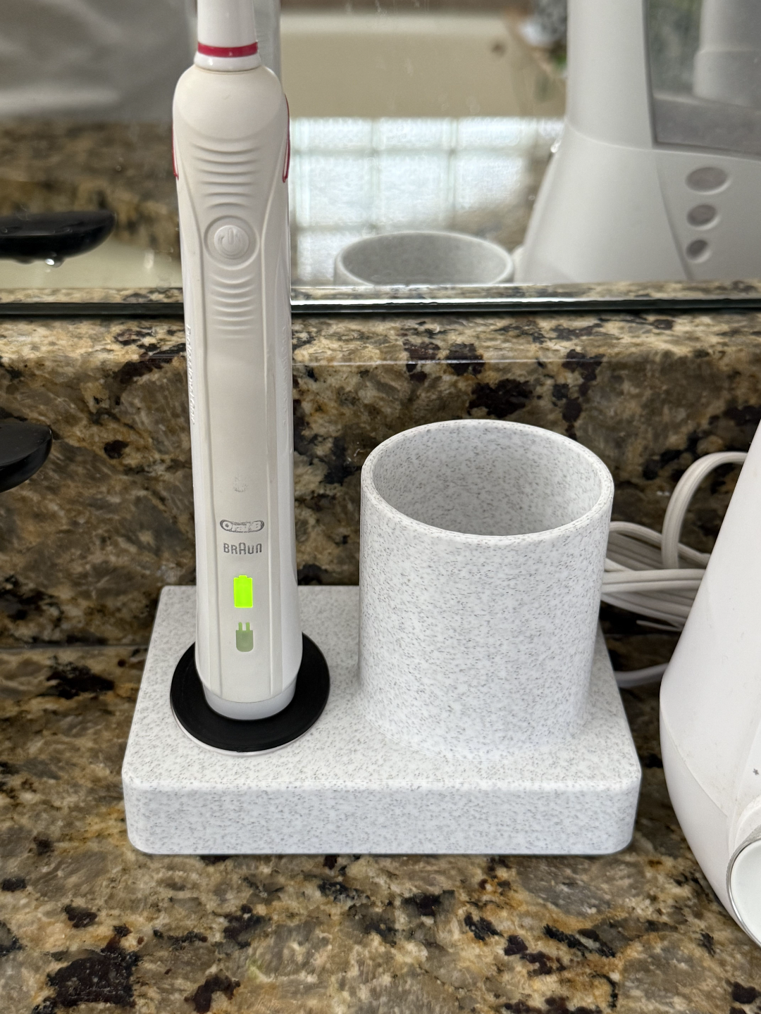 Oral-B / Braun Toothbrush + Toothpaste Stand