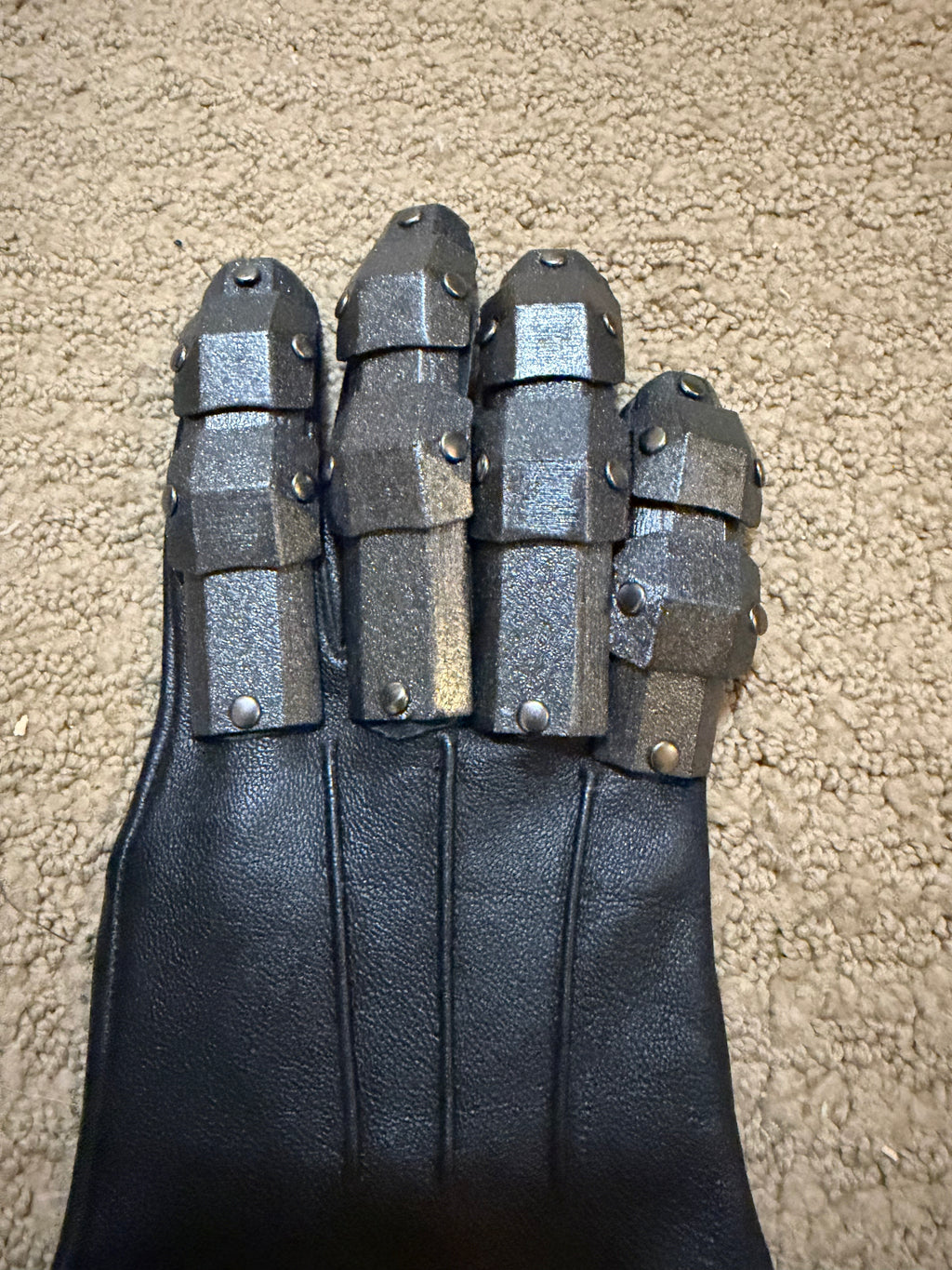 Enchanted War Gauntlet DCC Large Glove Remix