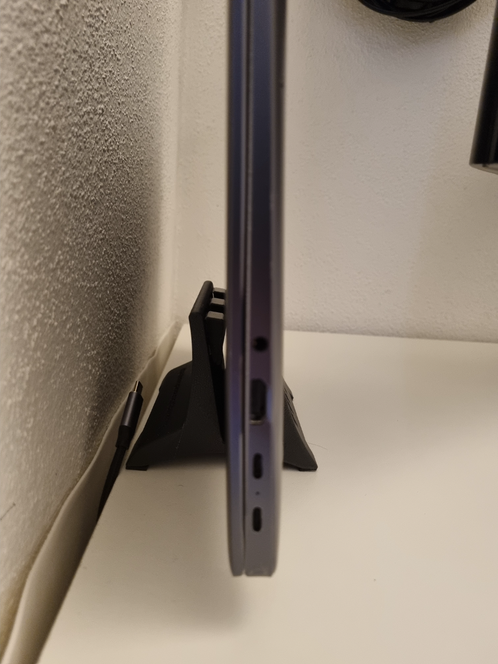 Laptop stand spacer