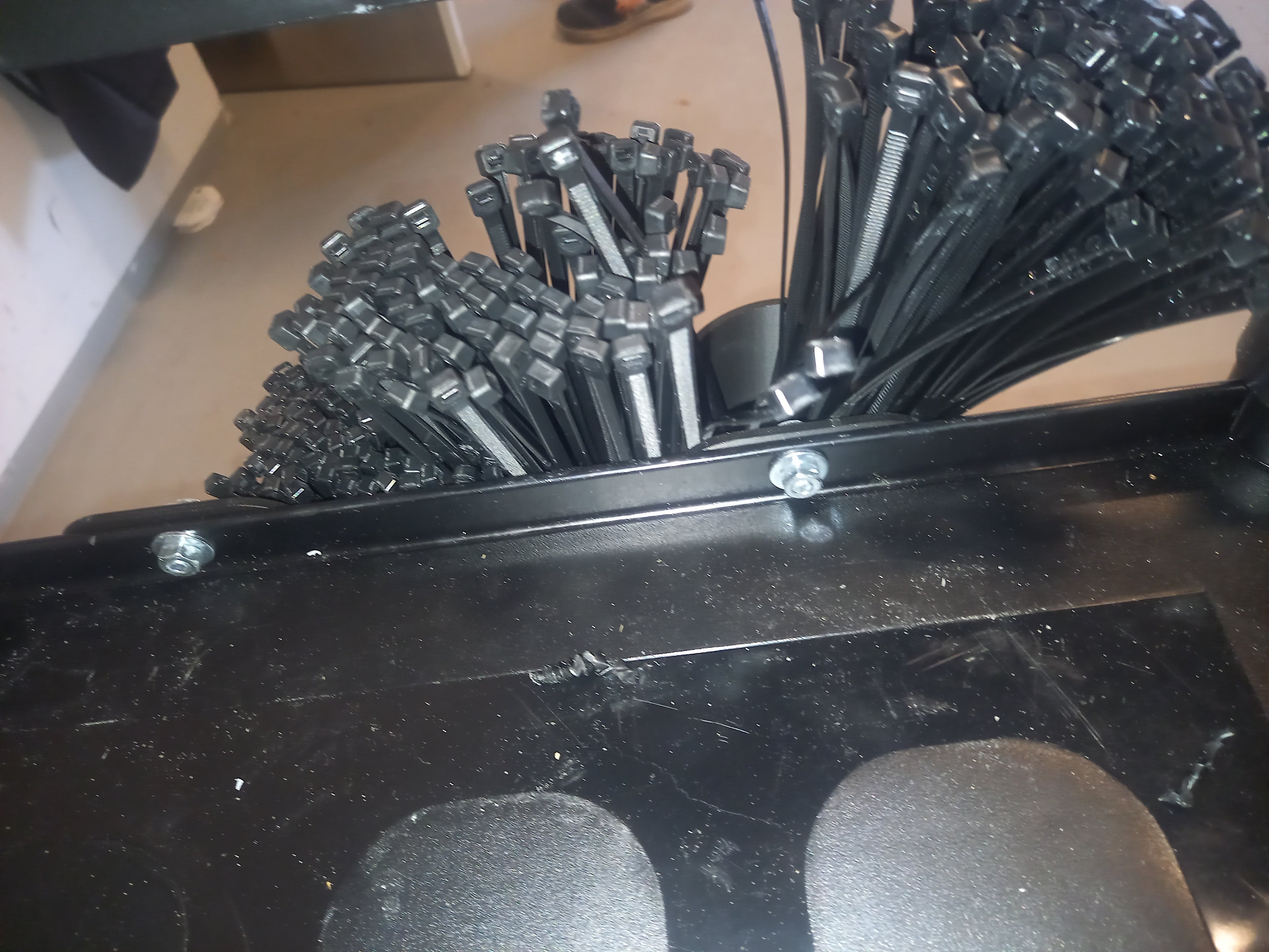 Cable tie / zip tie holder tool cart / wall mount
