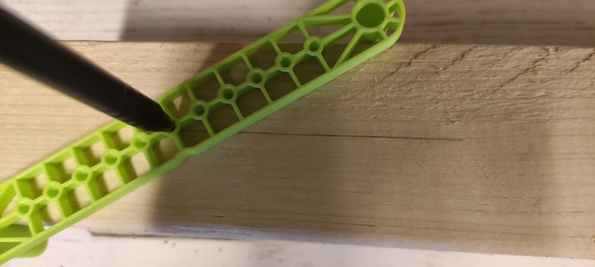 Minimalistic center finder V2 for mech pencil