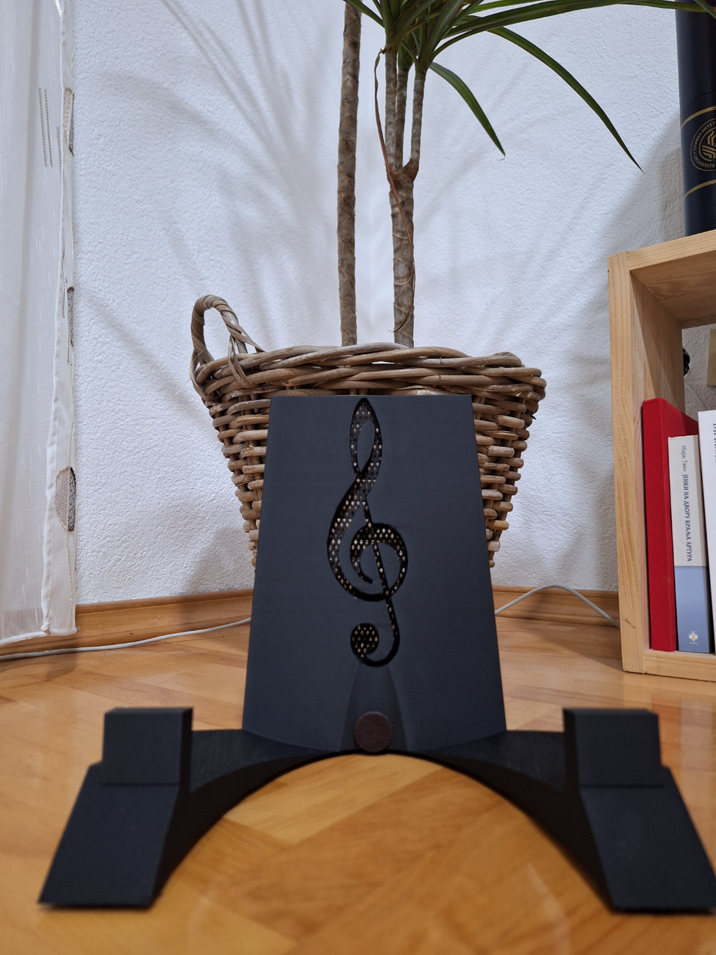 Guitar stand