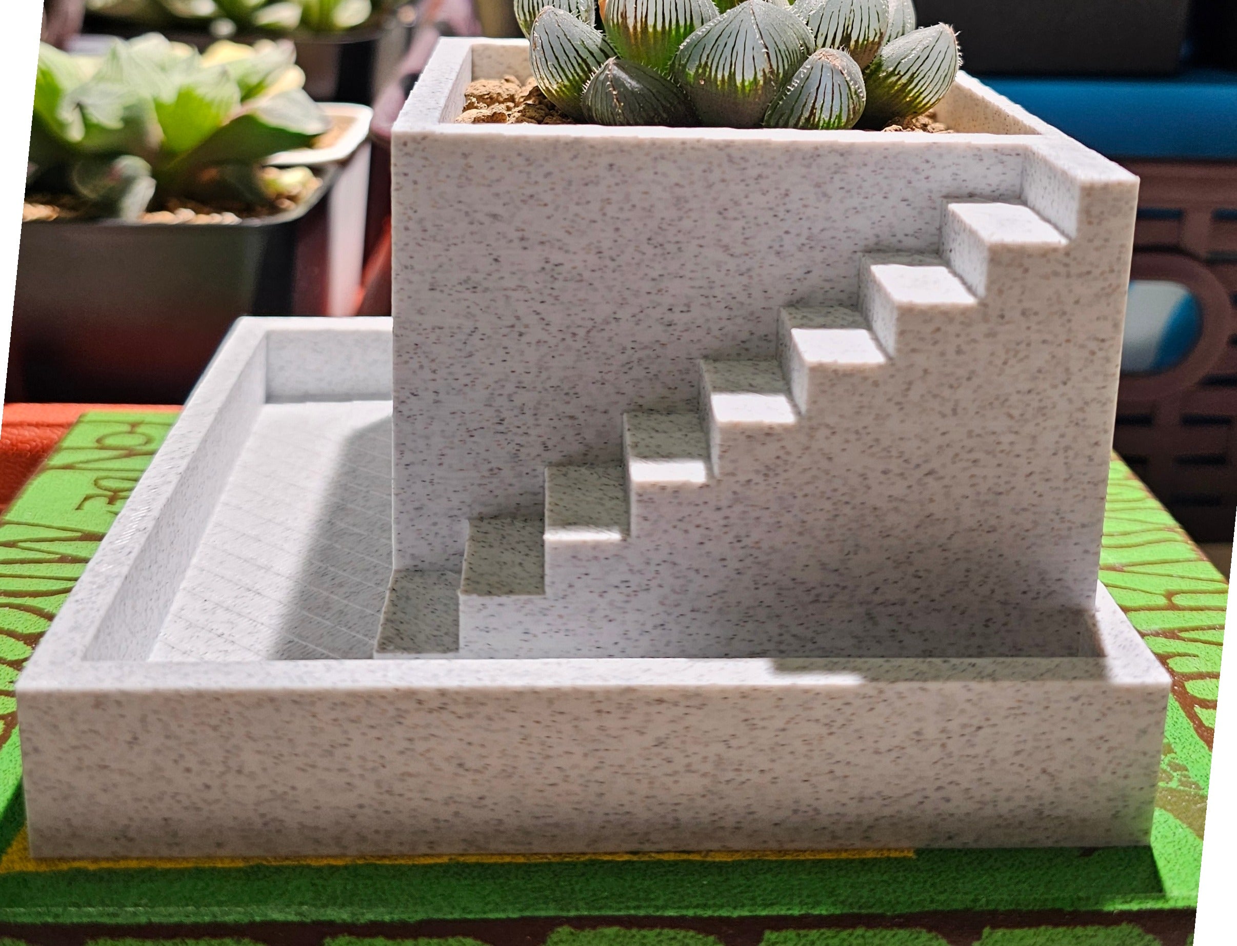 Planter with stair - Detachable version