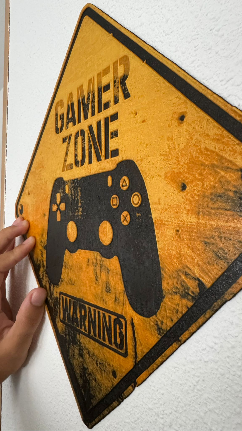 Cartel Gamer Zone relieves,color por capa Hueforge