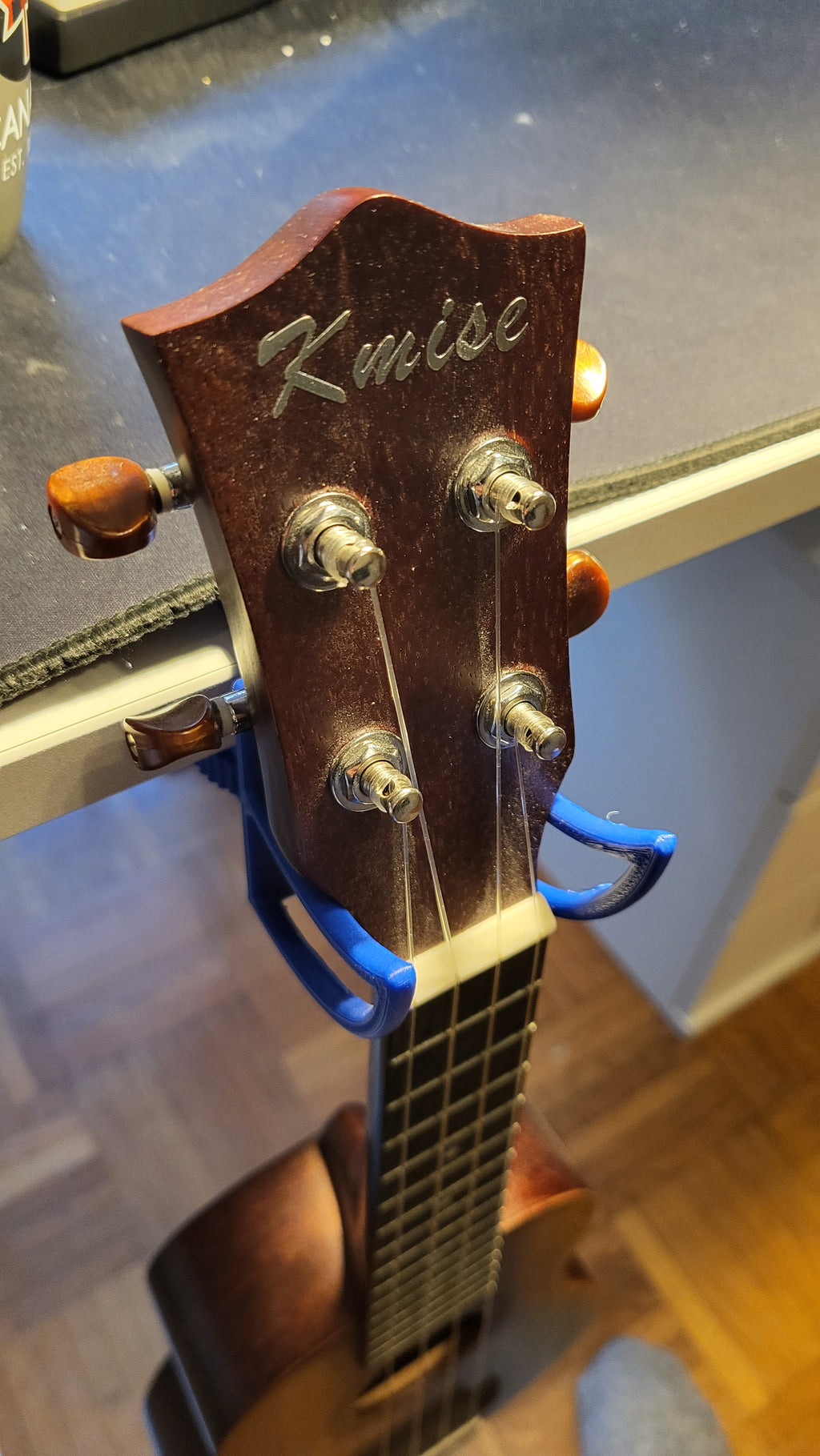 Ukulele Holder for modular clamp