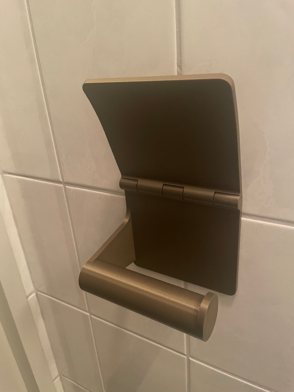 Toilet roll holder