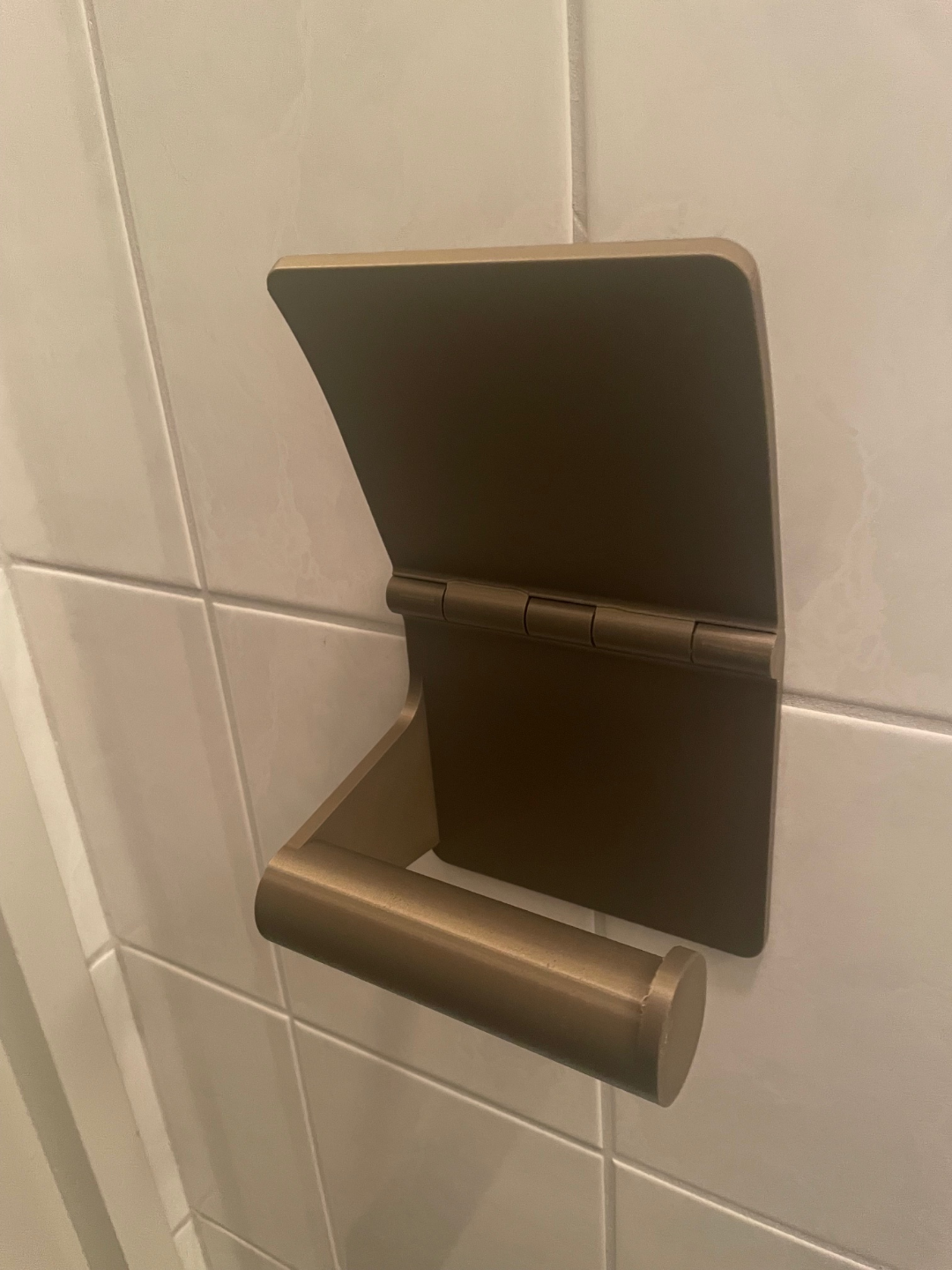 Toilet roll holder