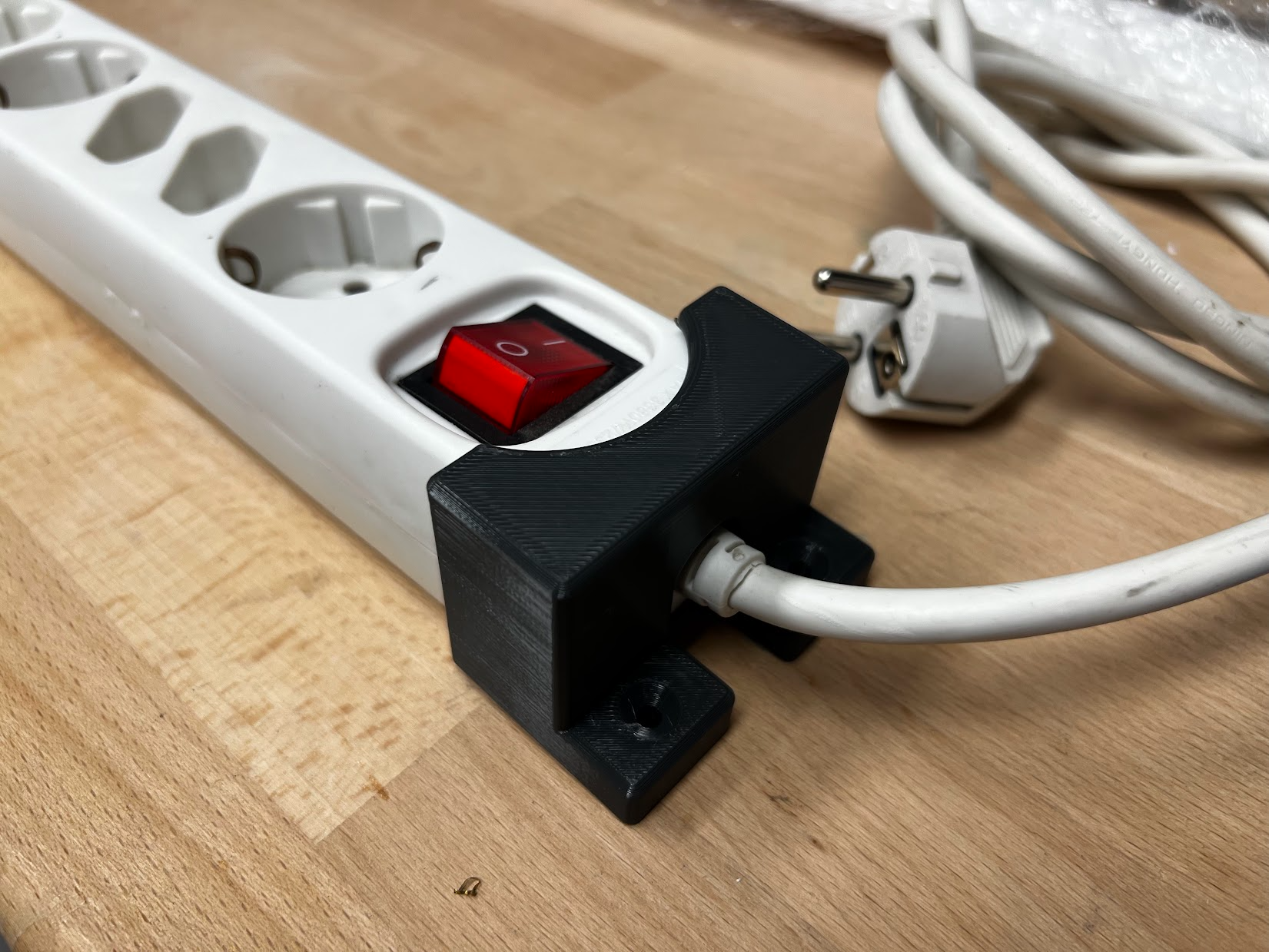 Powerstrip mounting brackets