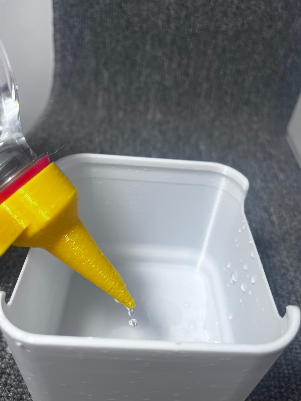 Green plant automatic watering lid
