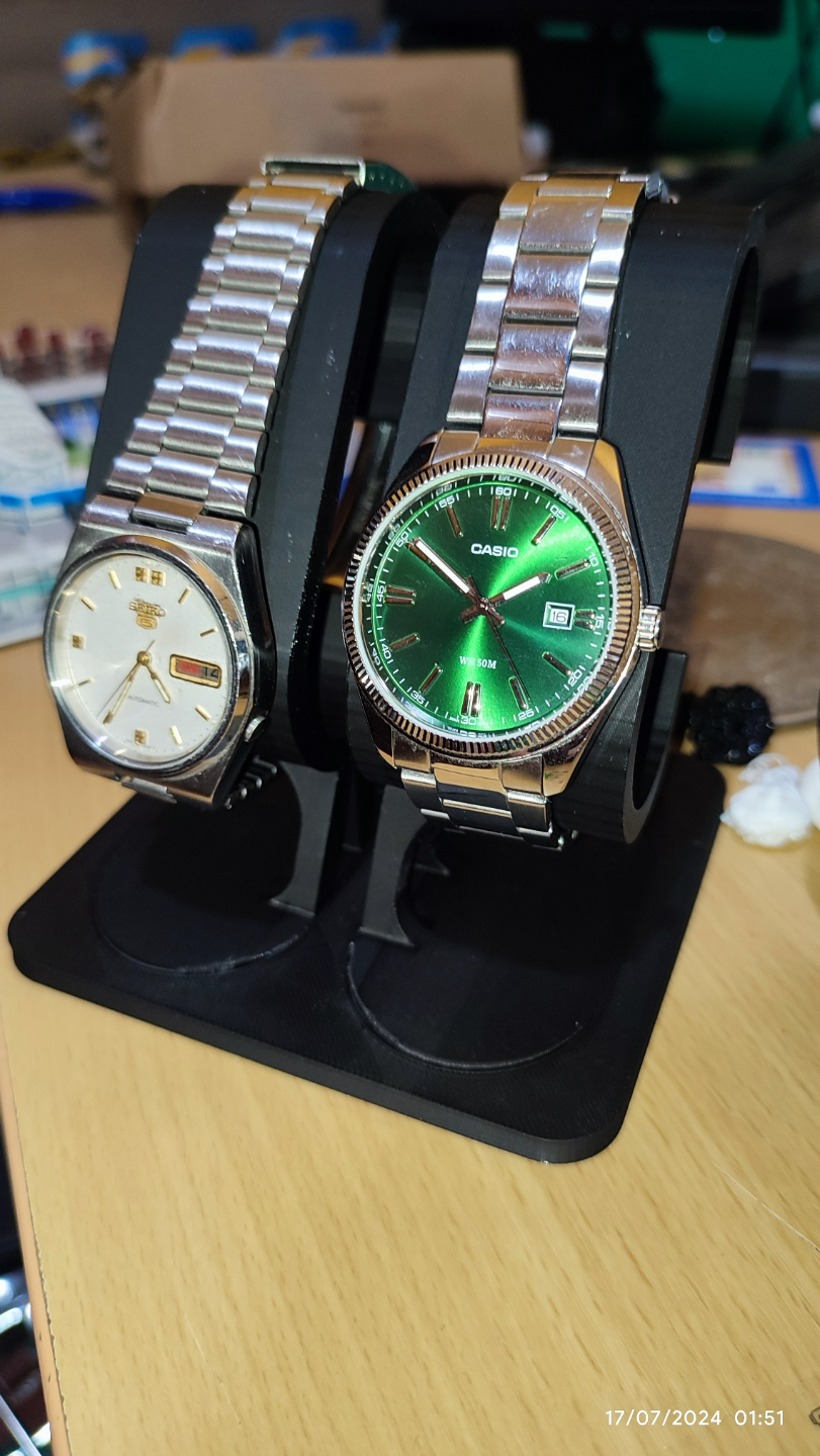 Universal Watch Display