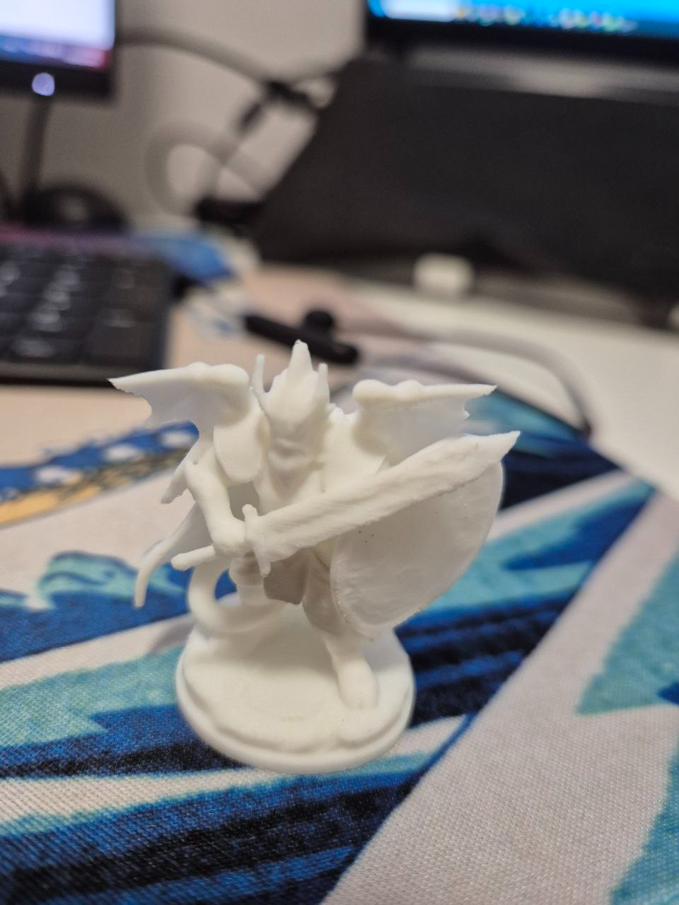 DnD draconic paladin miniature