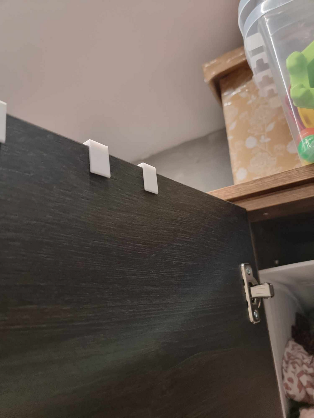WARDROBE HANGER