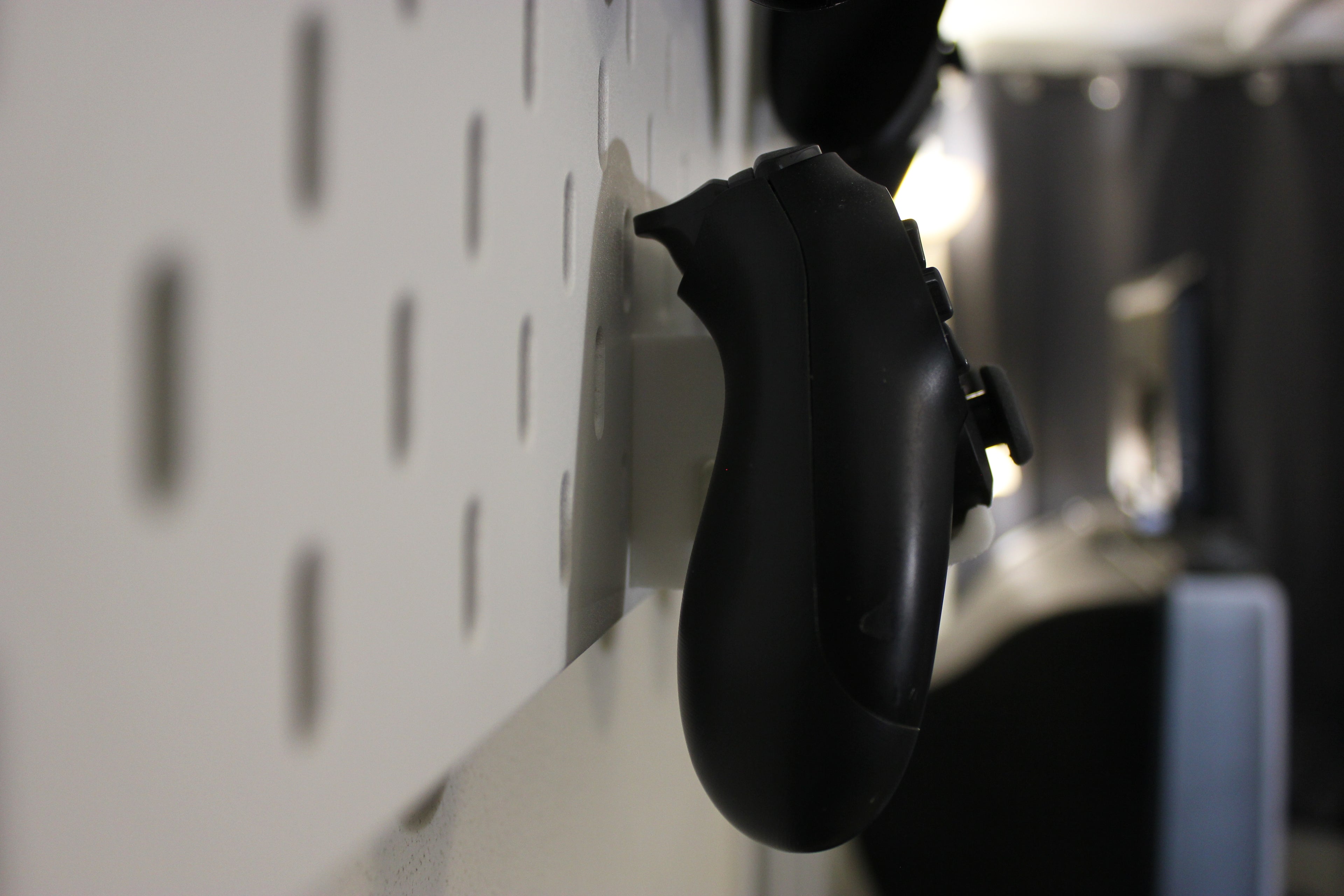 Playstation PS4 DualShock 4 Controller Ikea Skadis Mount